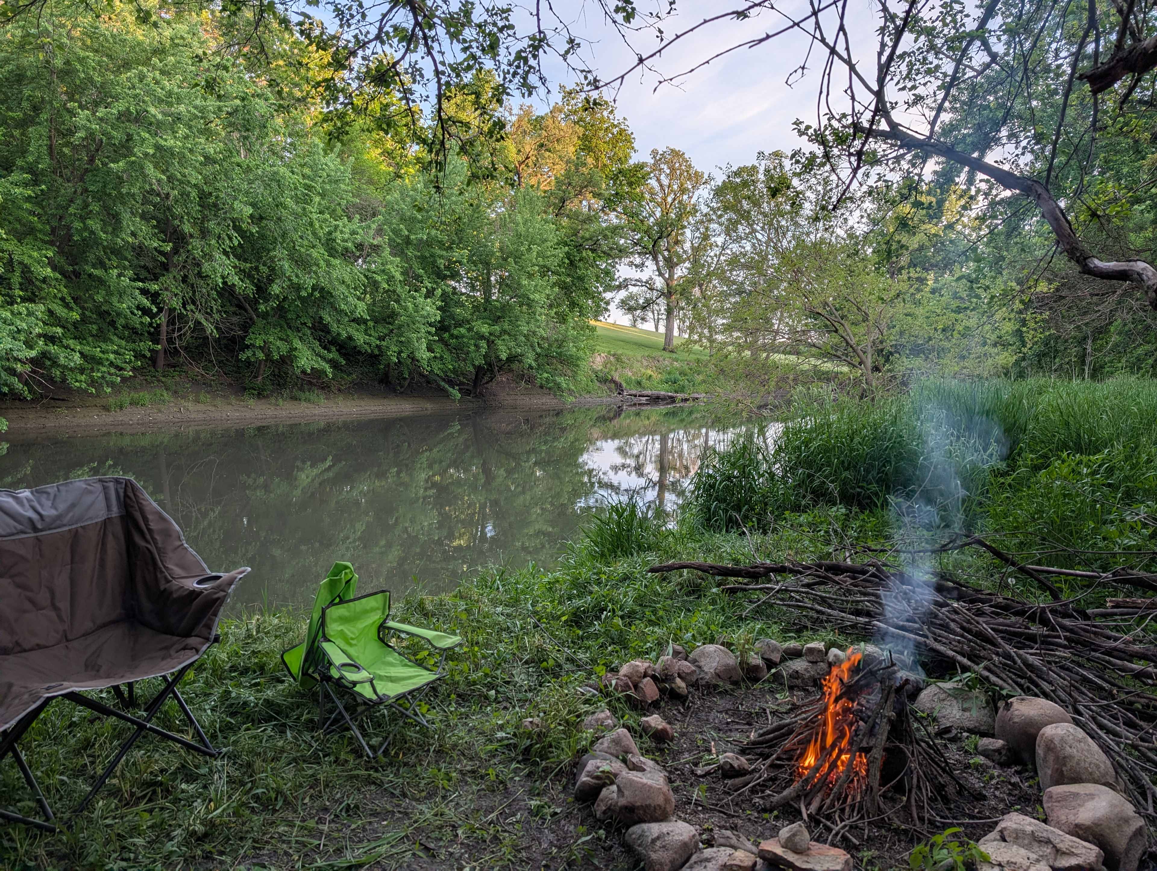 Secluded riverside ranch