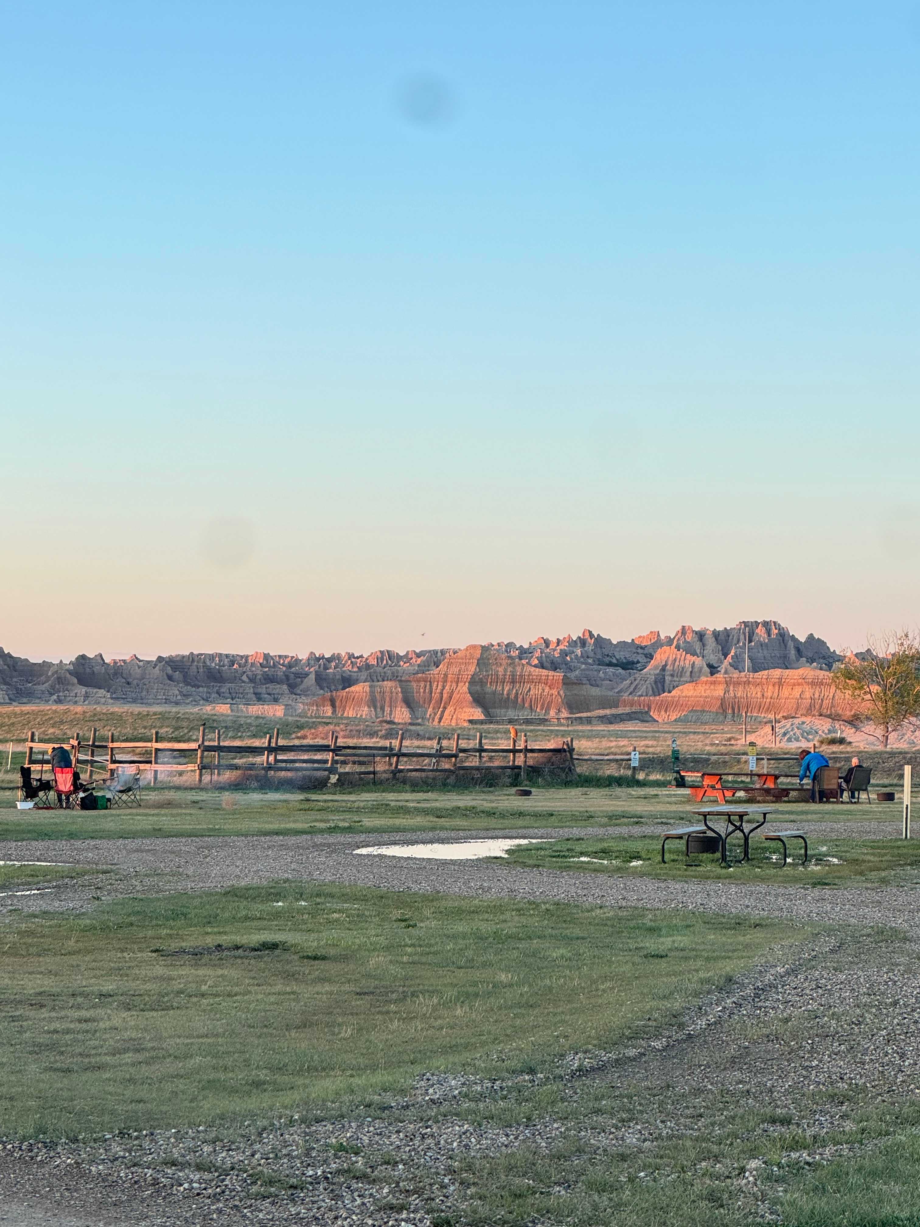 Badlands Hotel & Campground