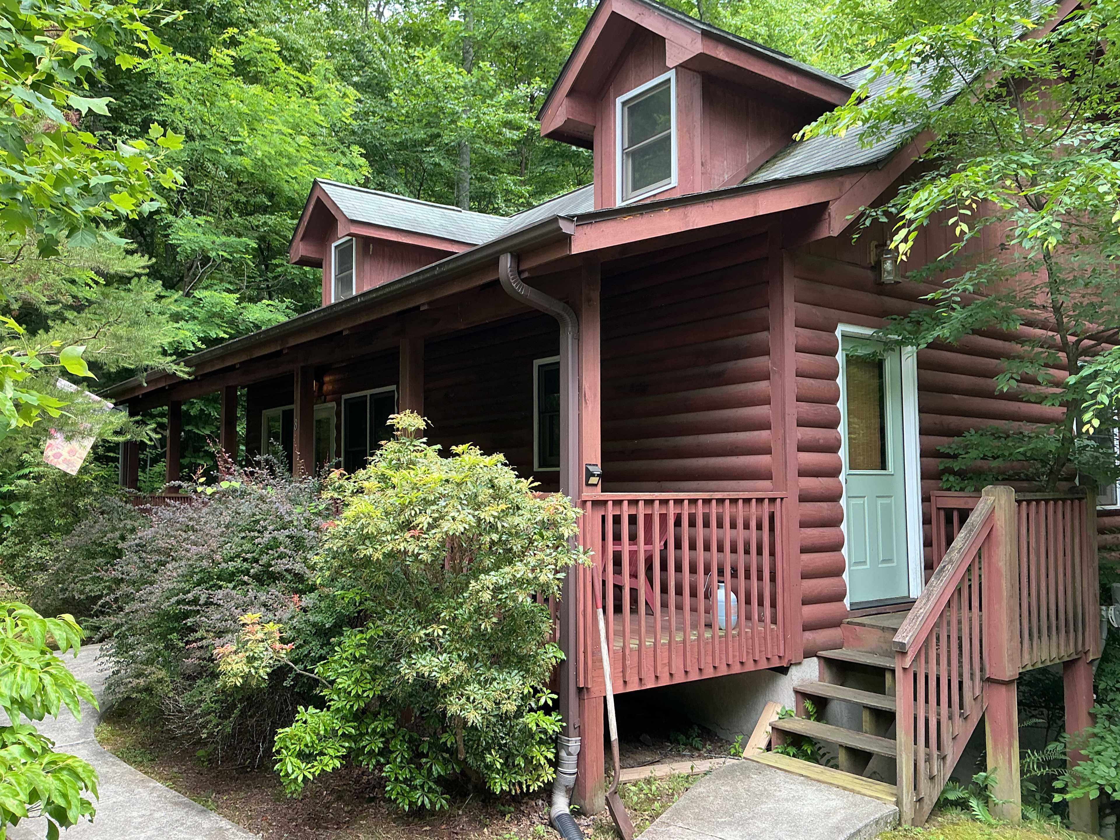 Rooster Ridge Cabin