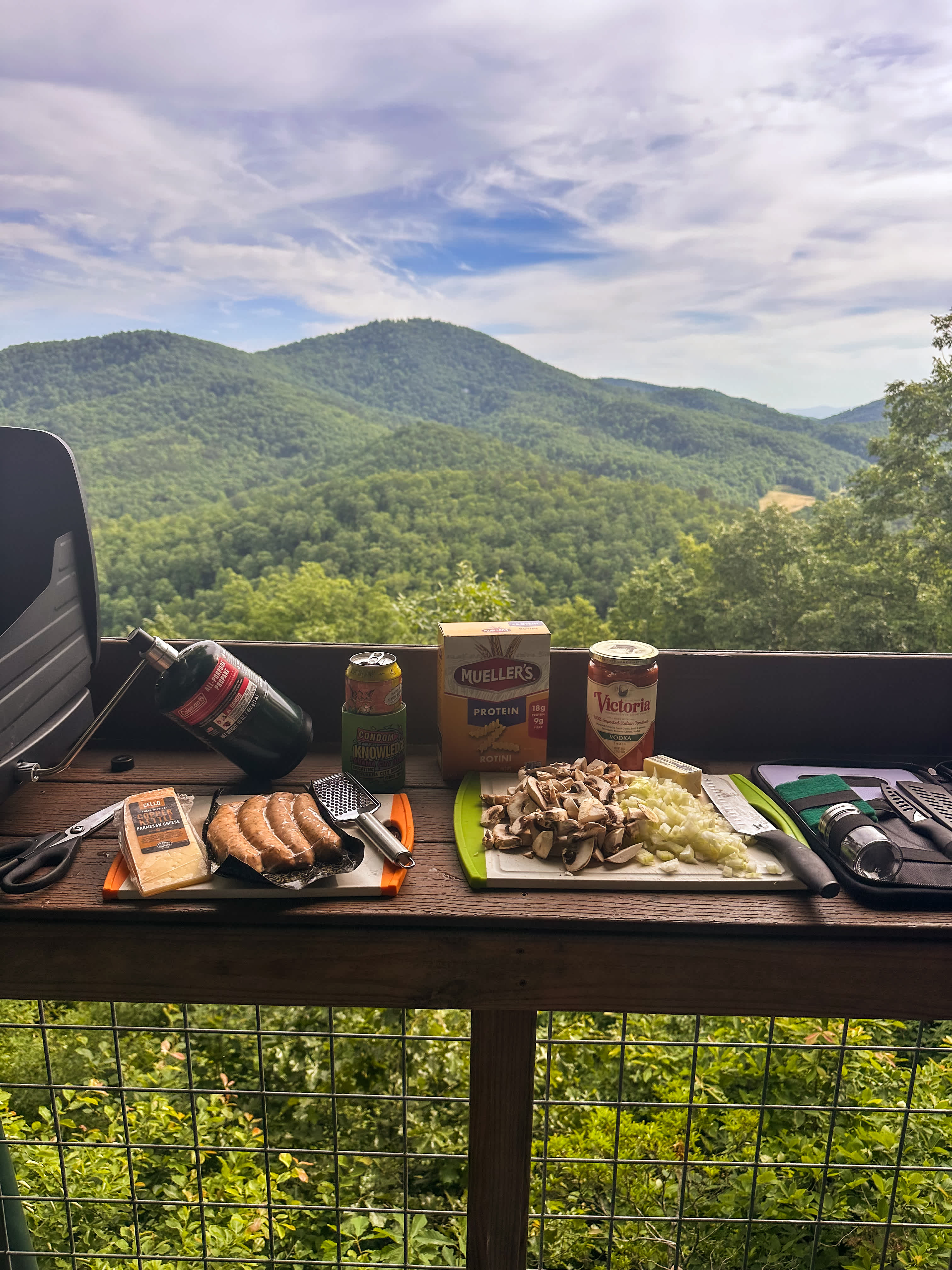 Above the Fray Glamping, Black Mtn.