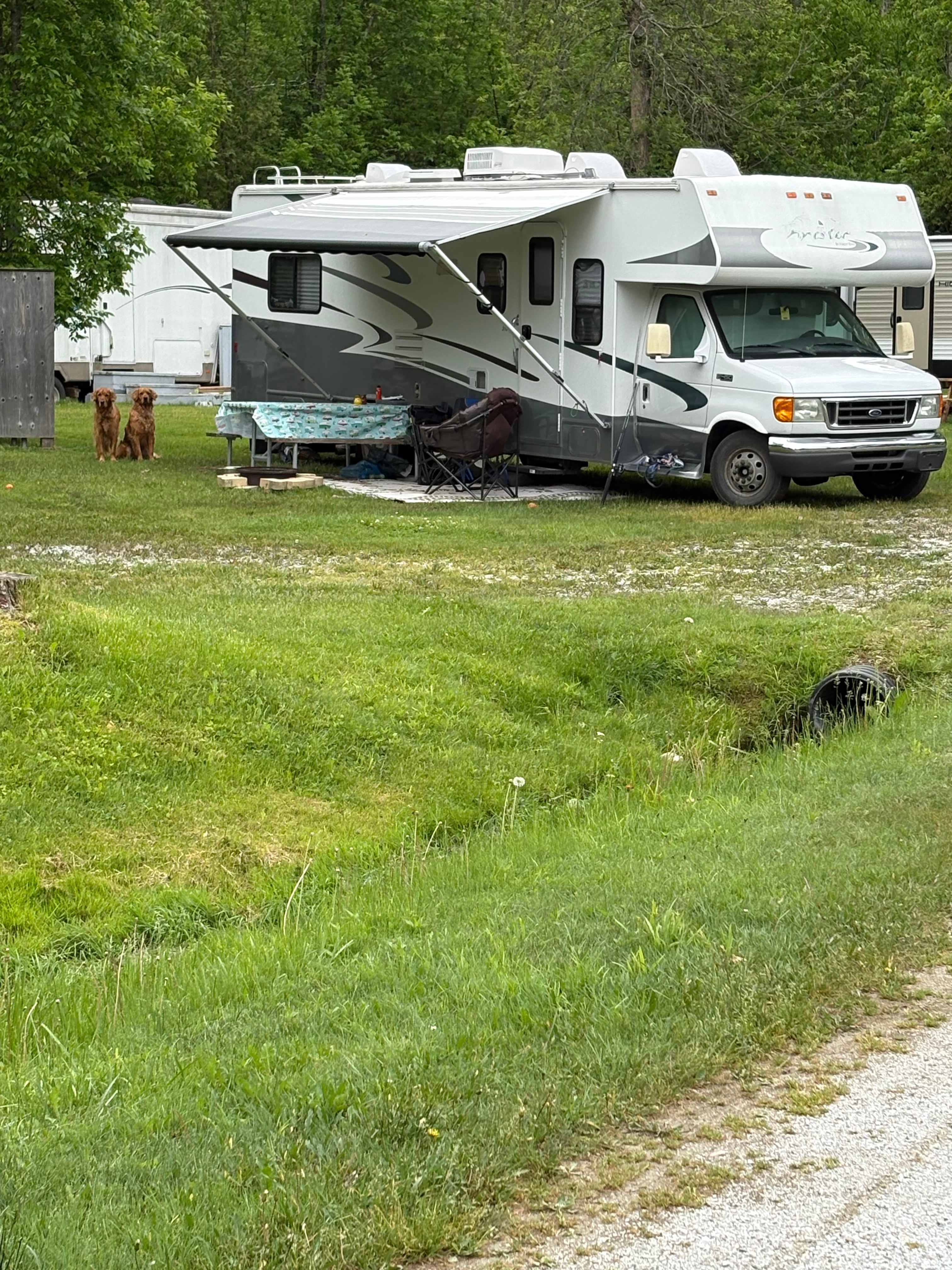 The site fit our 31ft RV no problem 