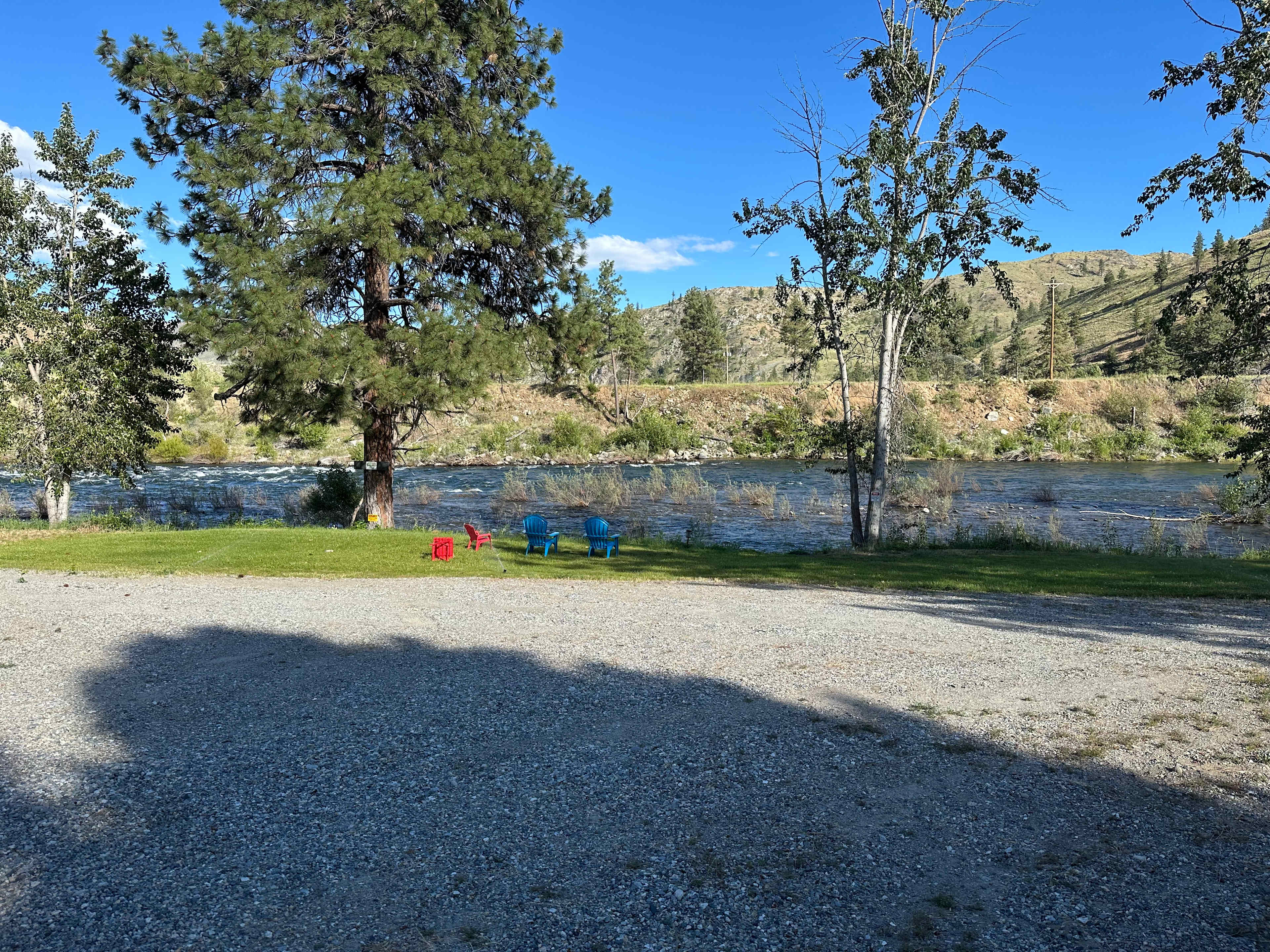 Kountry Riverside Hideaway