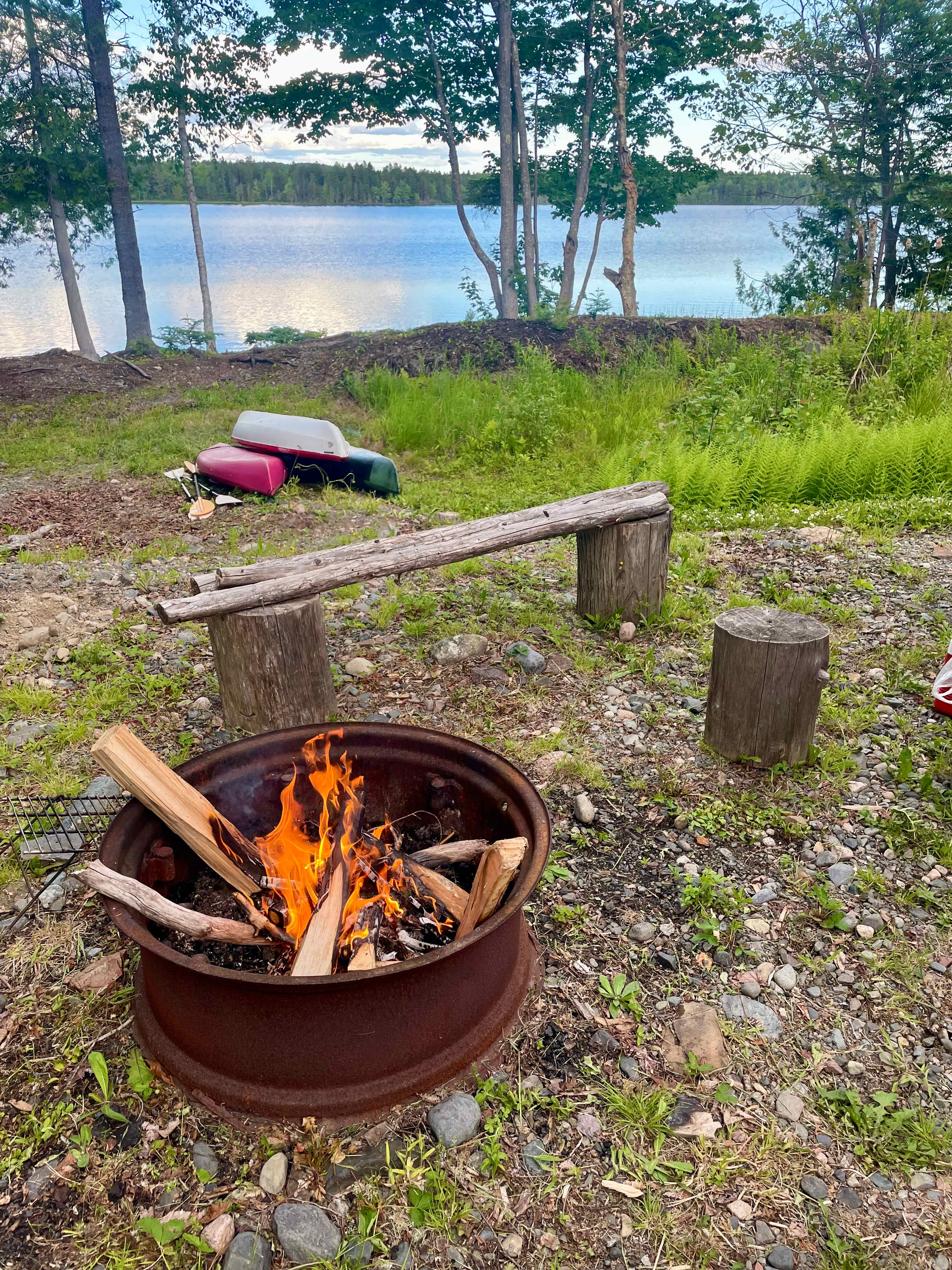 Lakeside Cabin Near St. Andrews