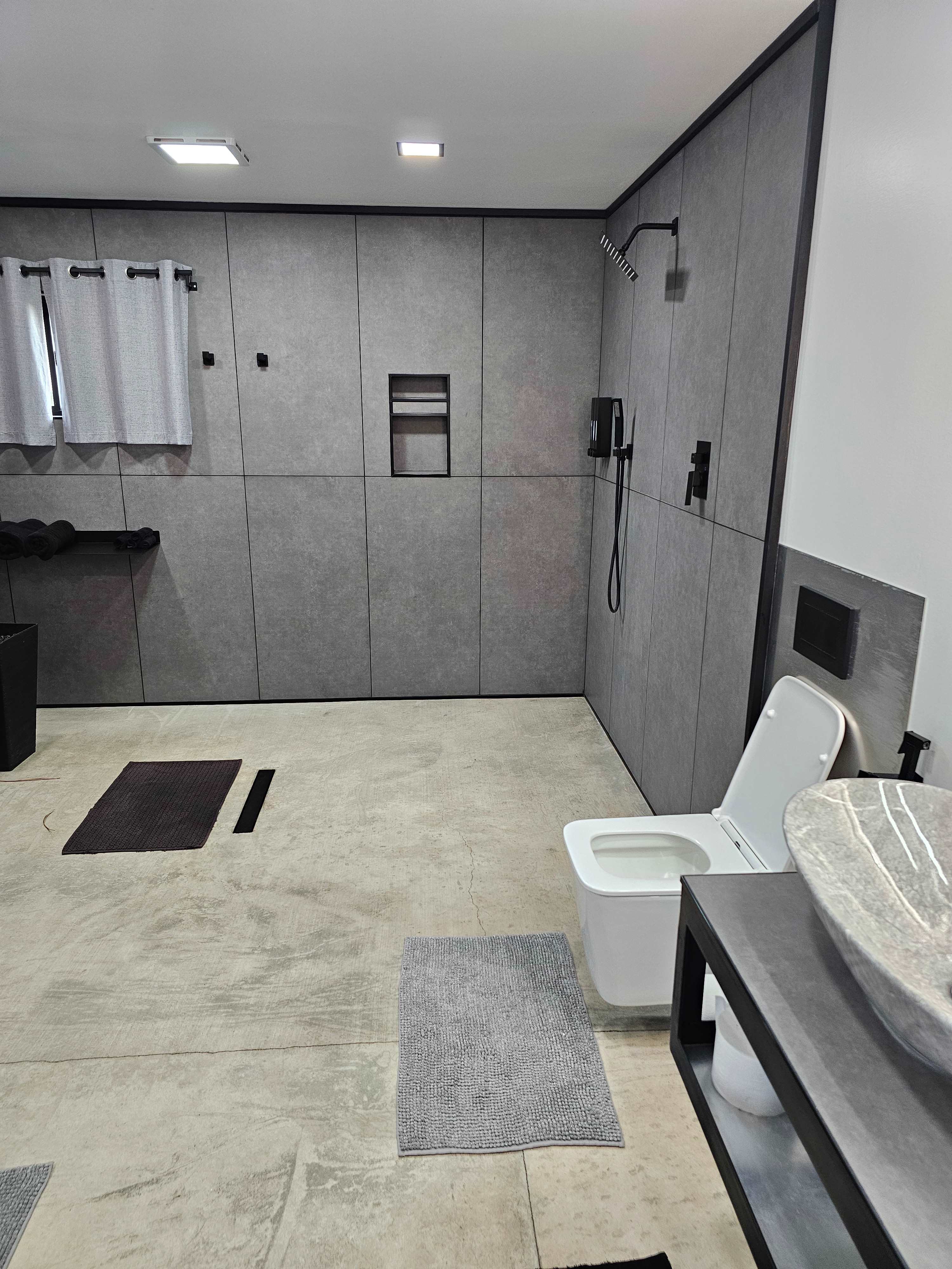 Very modern bathroom