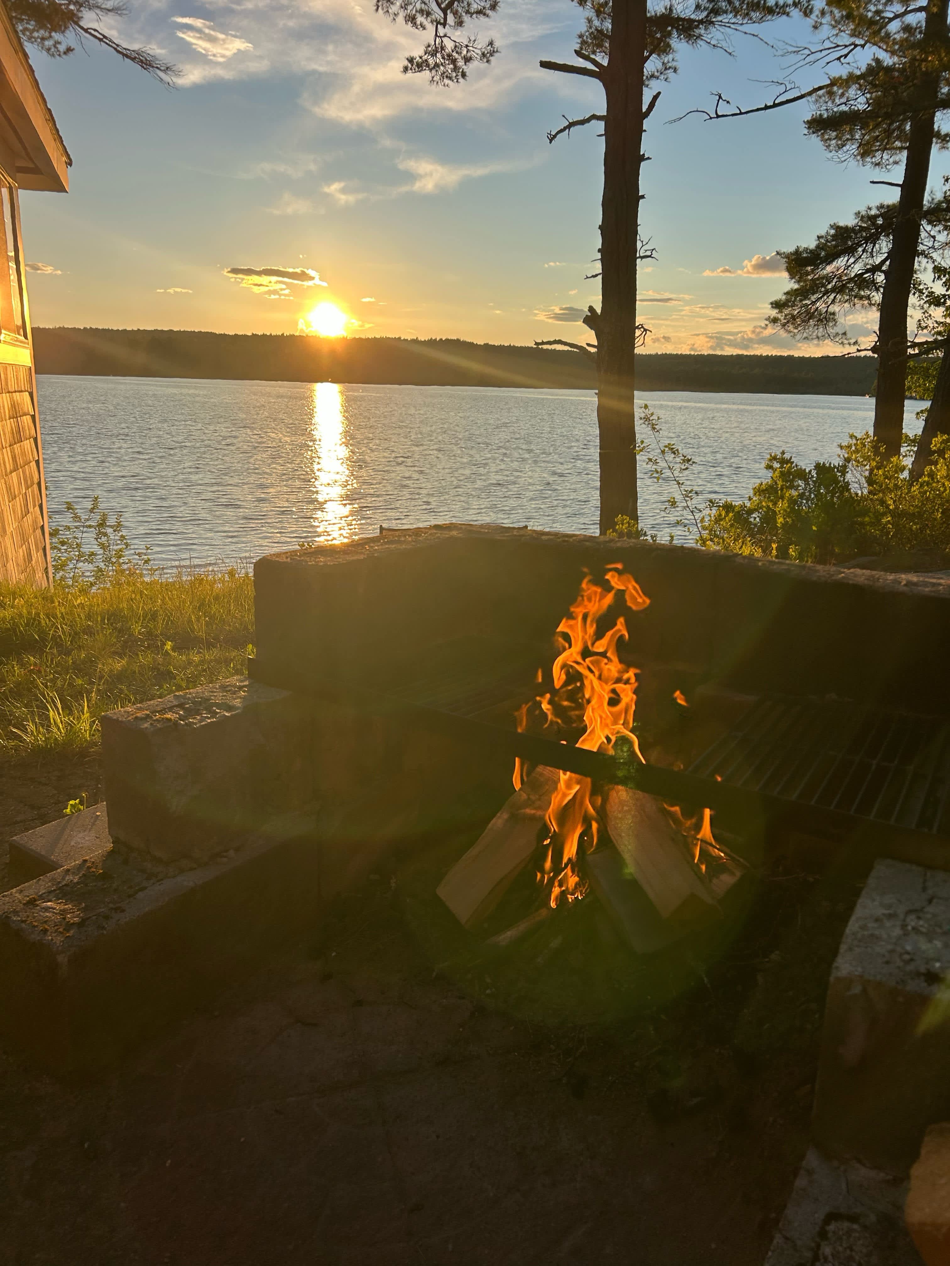 Sip Pond Lakefront Cottage