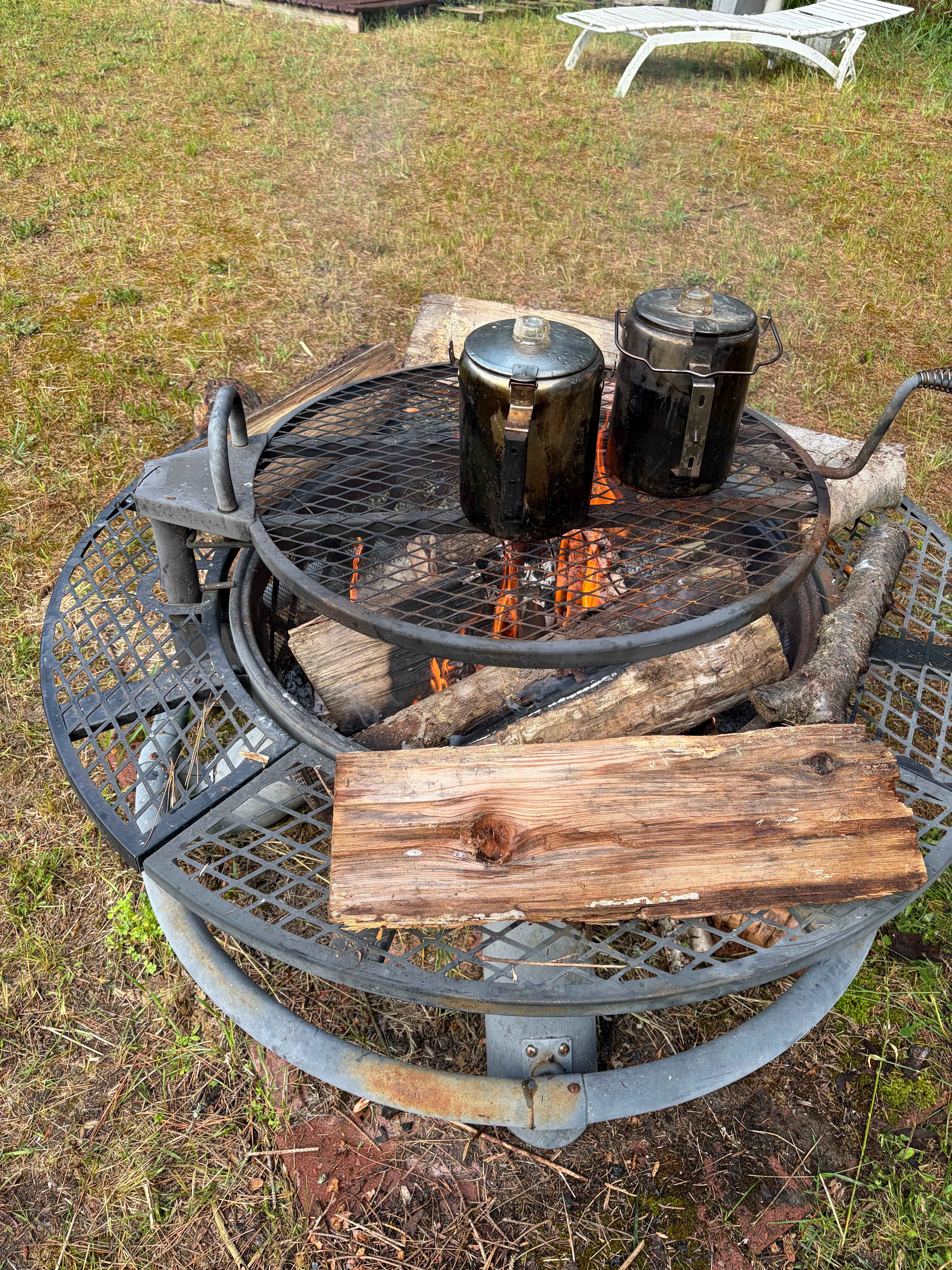 2 fire pits. One for cooking. Awesome!