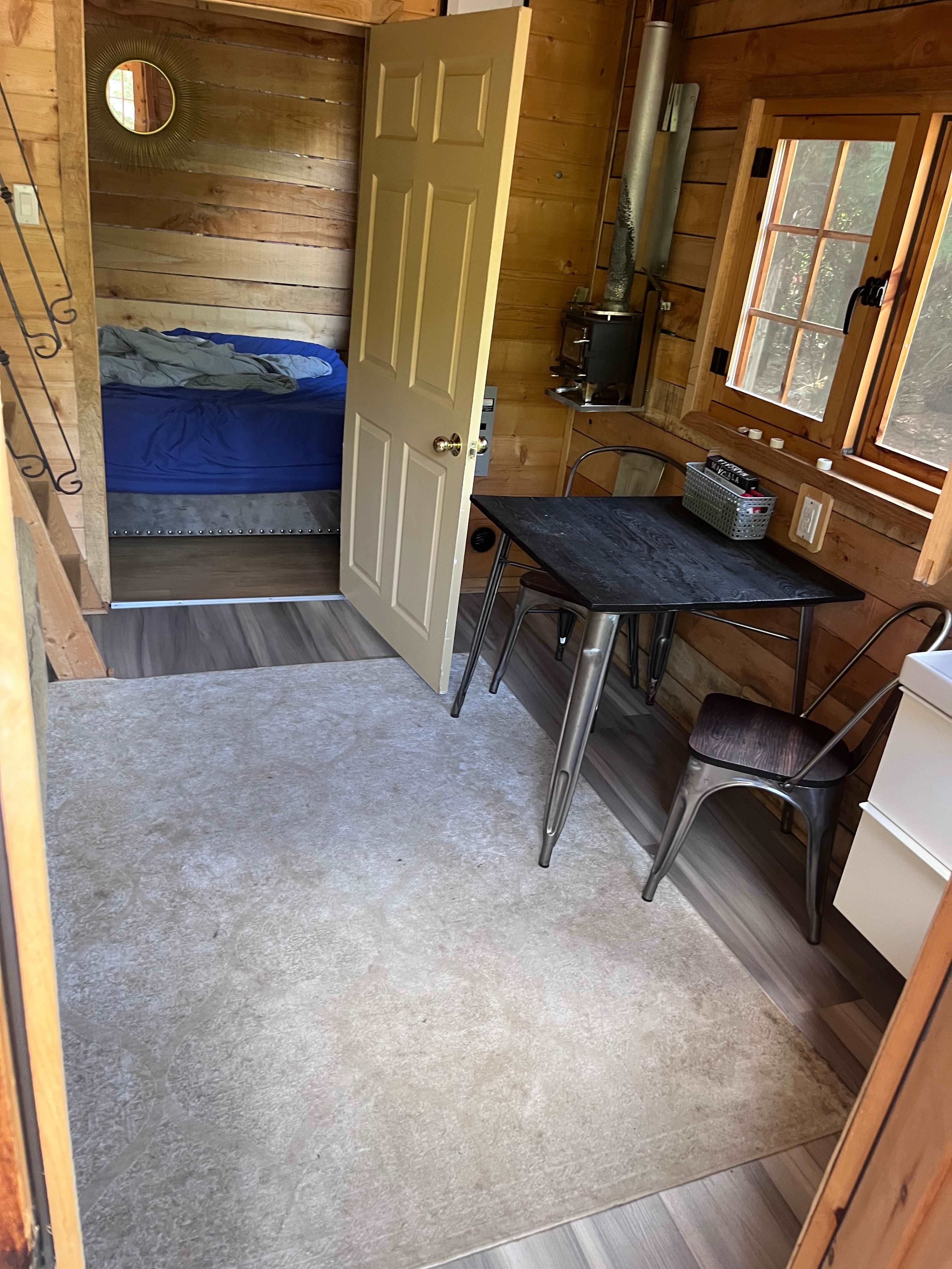 Cozy Woodland Bunkie-Outdoor Shower