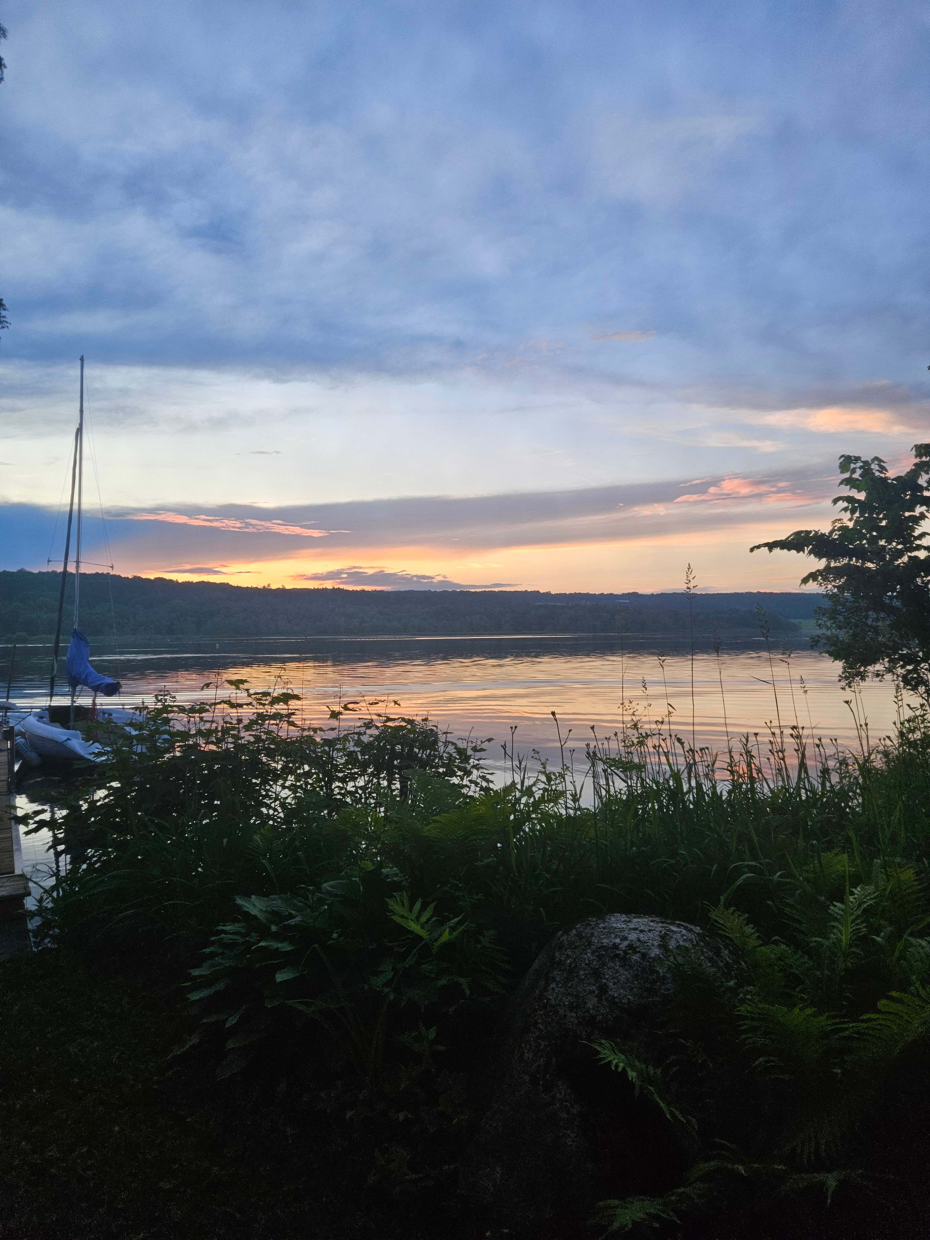 Au Toit Bleu Du Lac Joseph.
