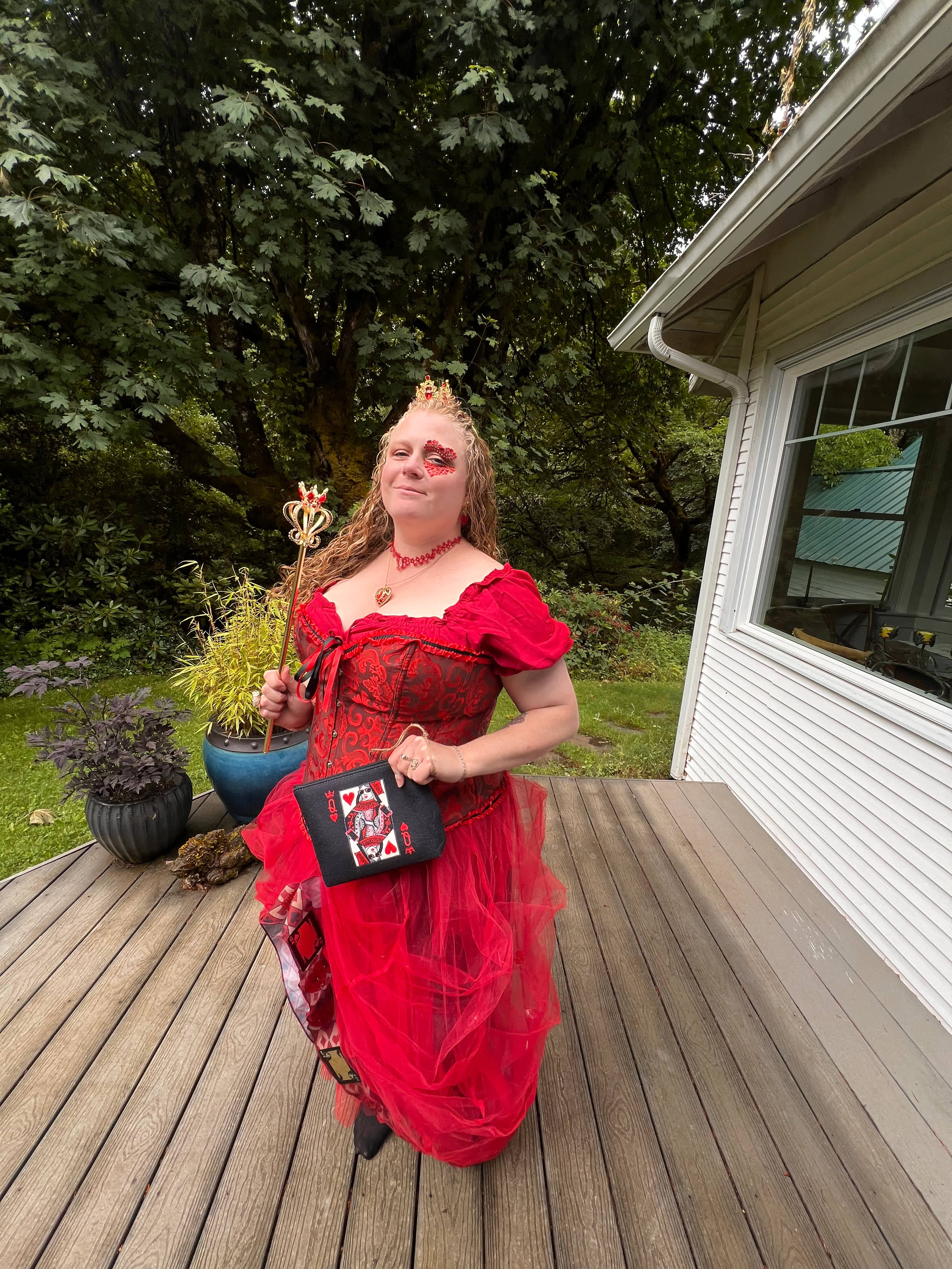 We stayed here to be closer to the Oregon Ren Faire. It was perfect please to get ready and the best location for some fun photos!