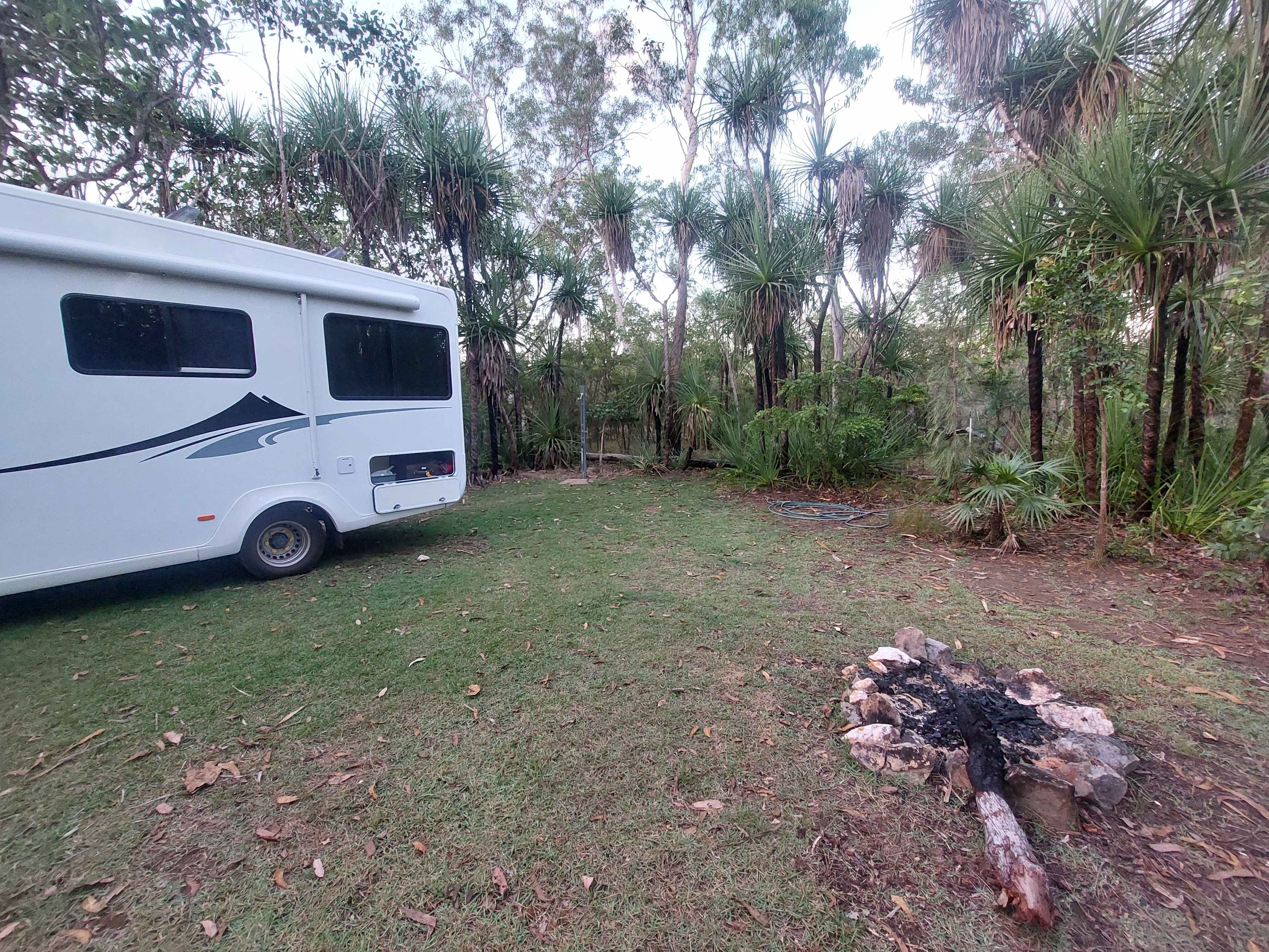 Middle Camp & Stay- BERRY SPRINGS