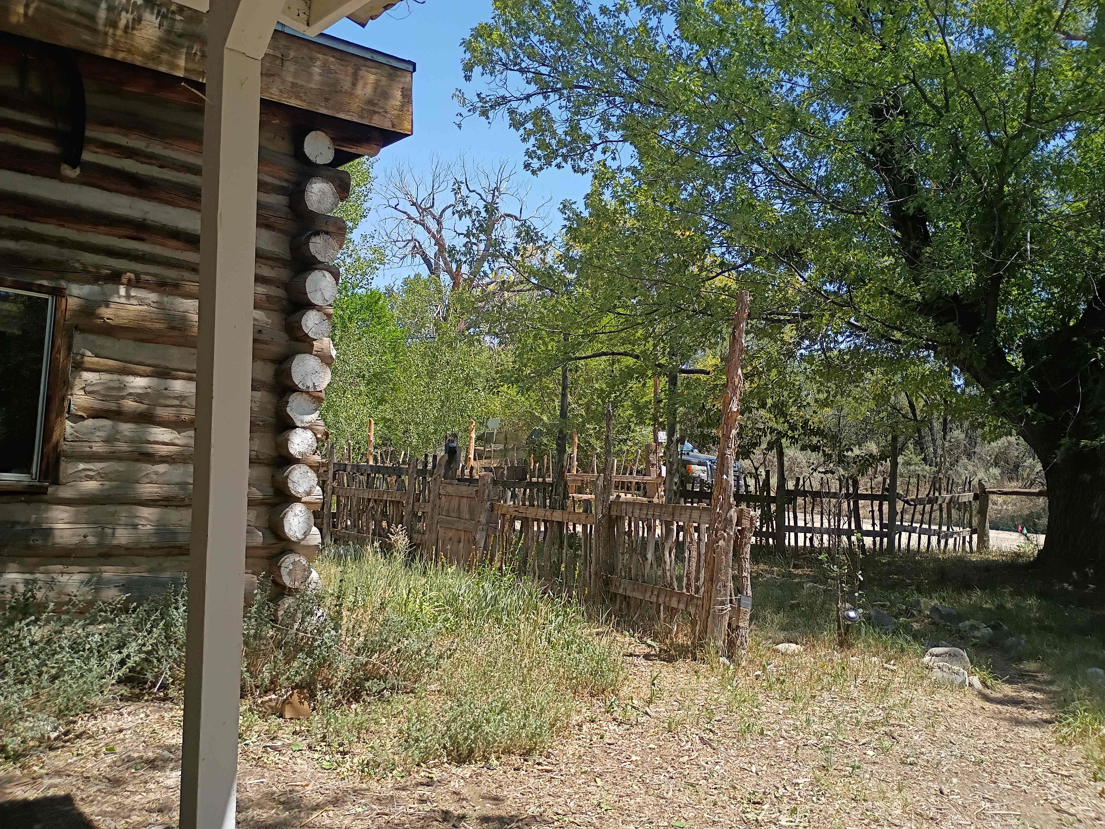 Taos Goji Farm & Eco Lodge