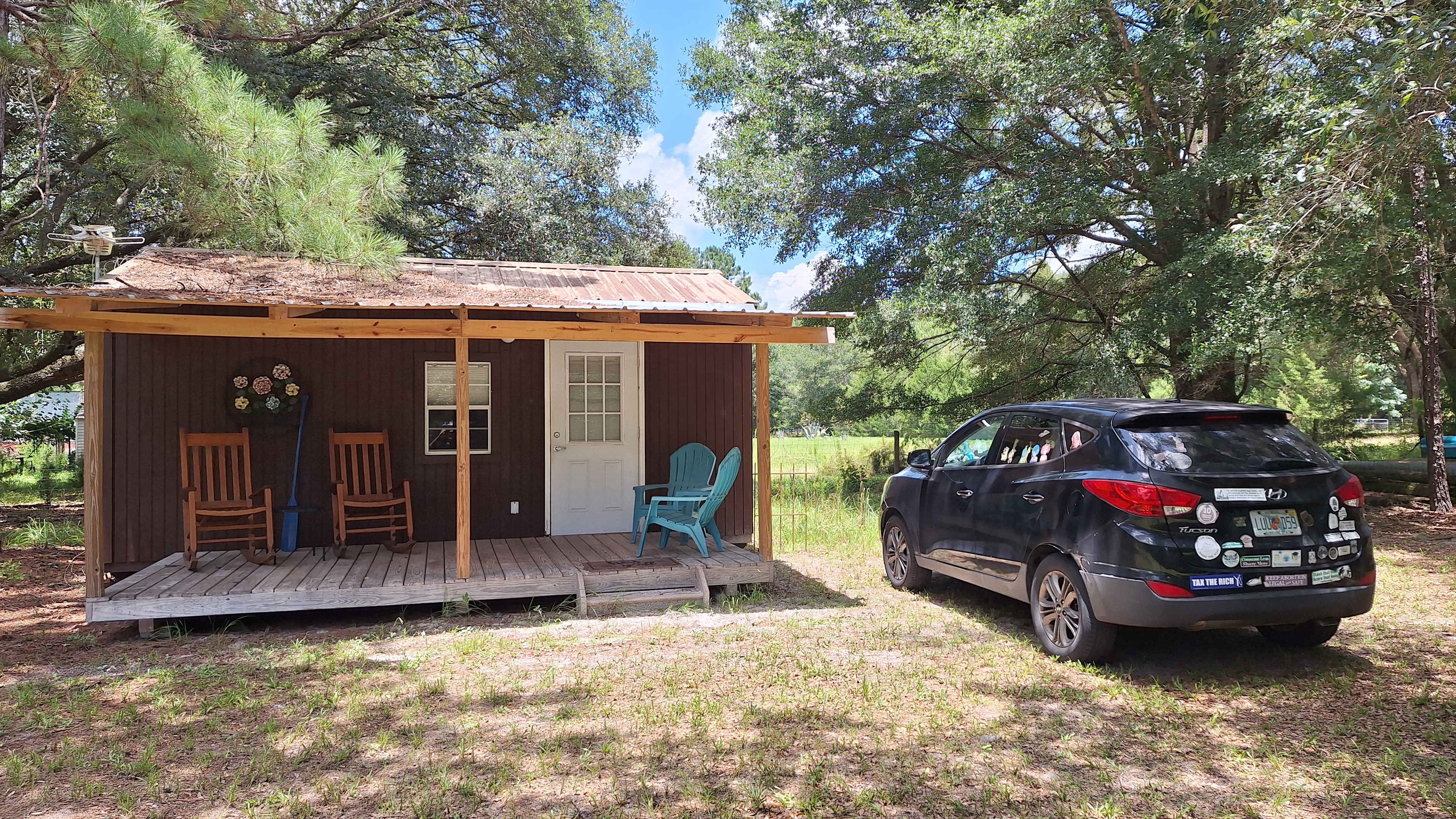 Spacious Oak Hammock