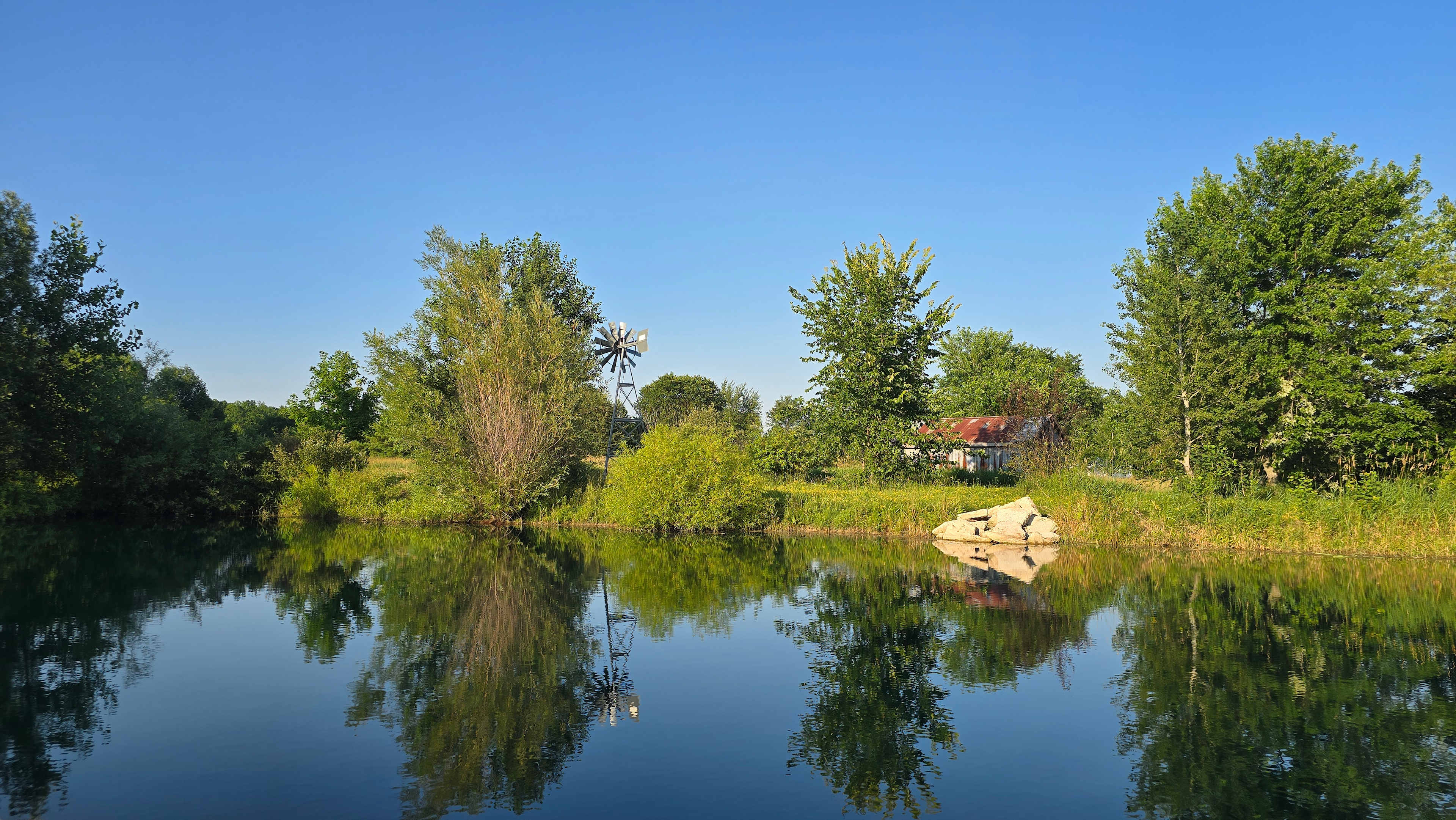 Fishing pond 
