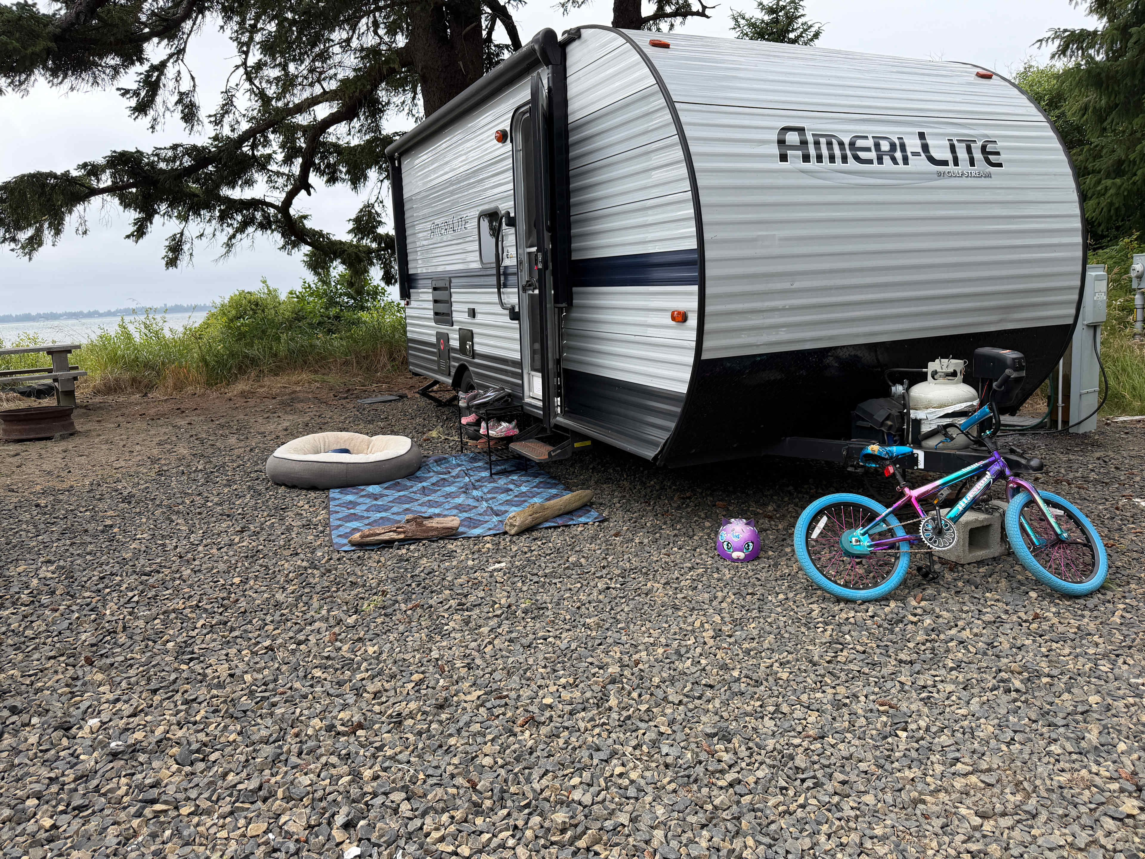 Unique Bay Front Camping - RV ONLY