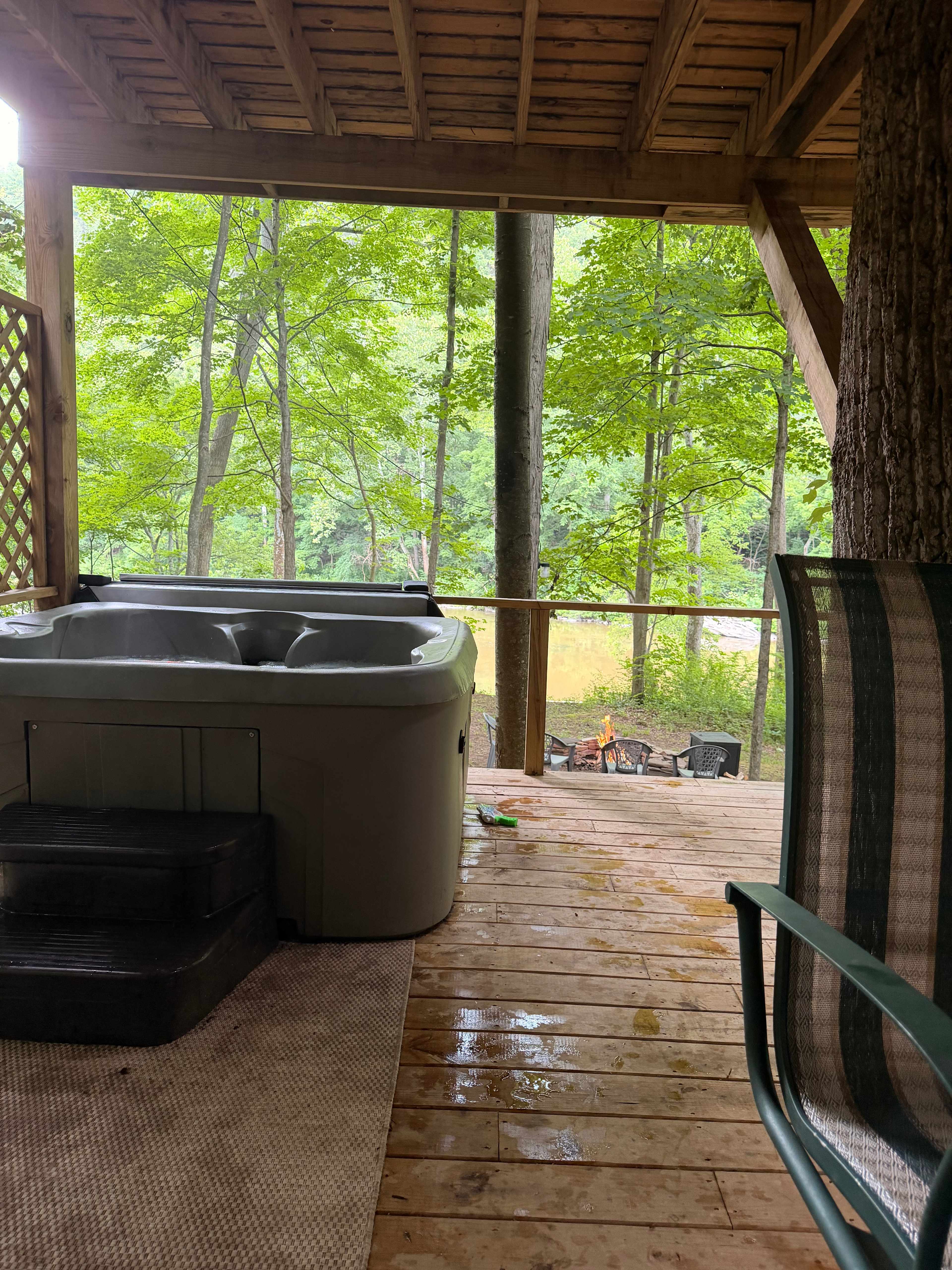 Treehouse Waters On The River