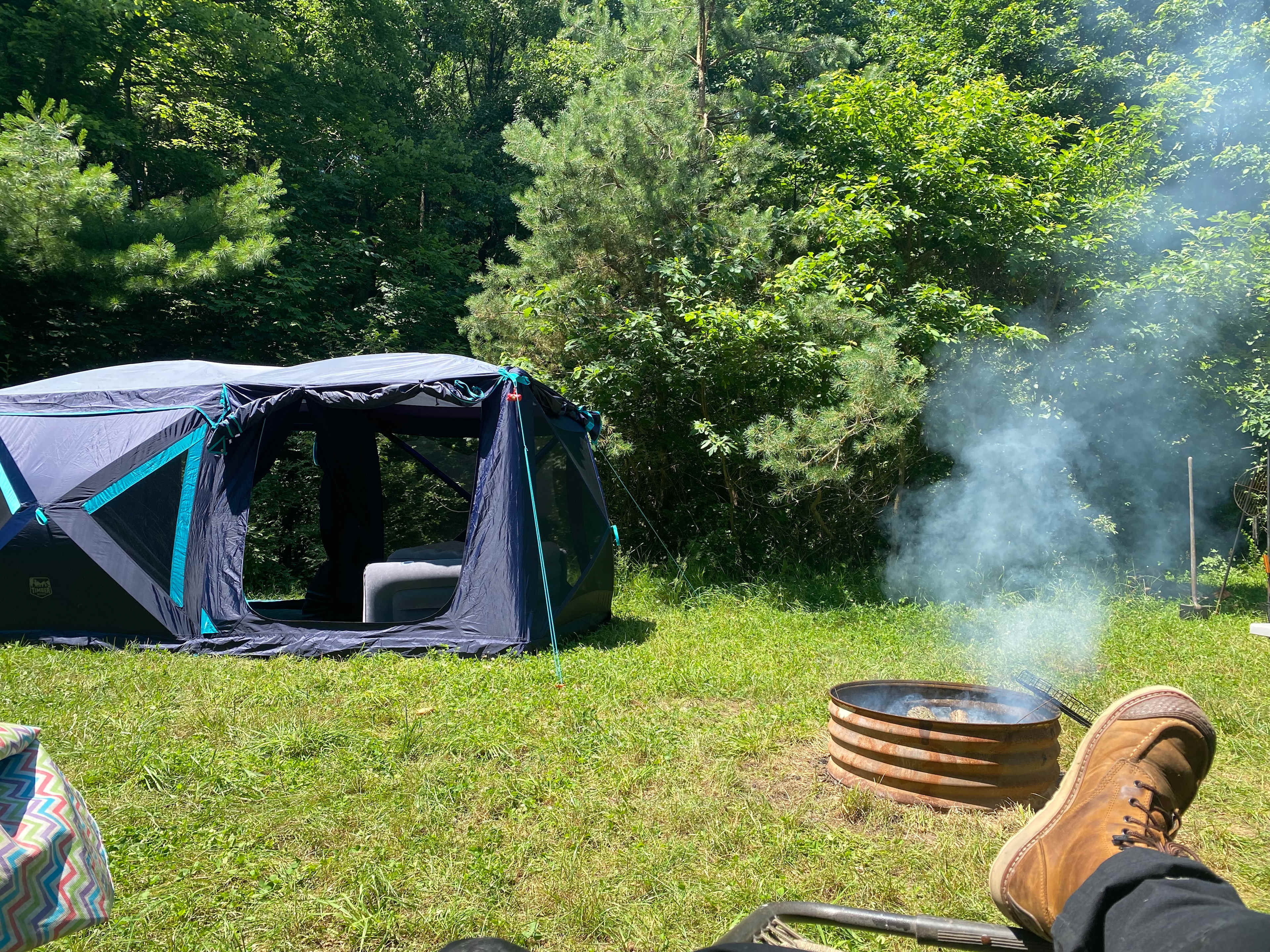 B Mo's Hideout