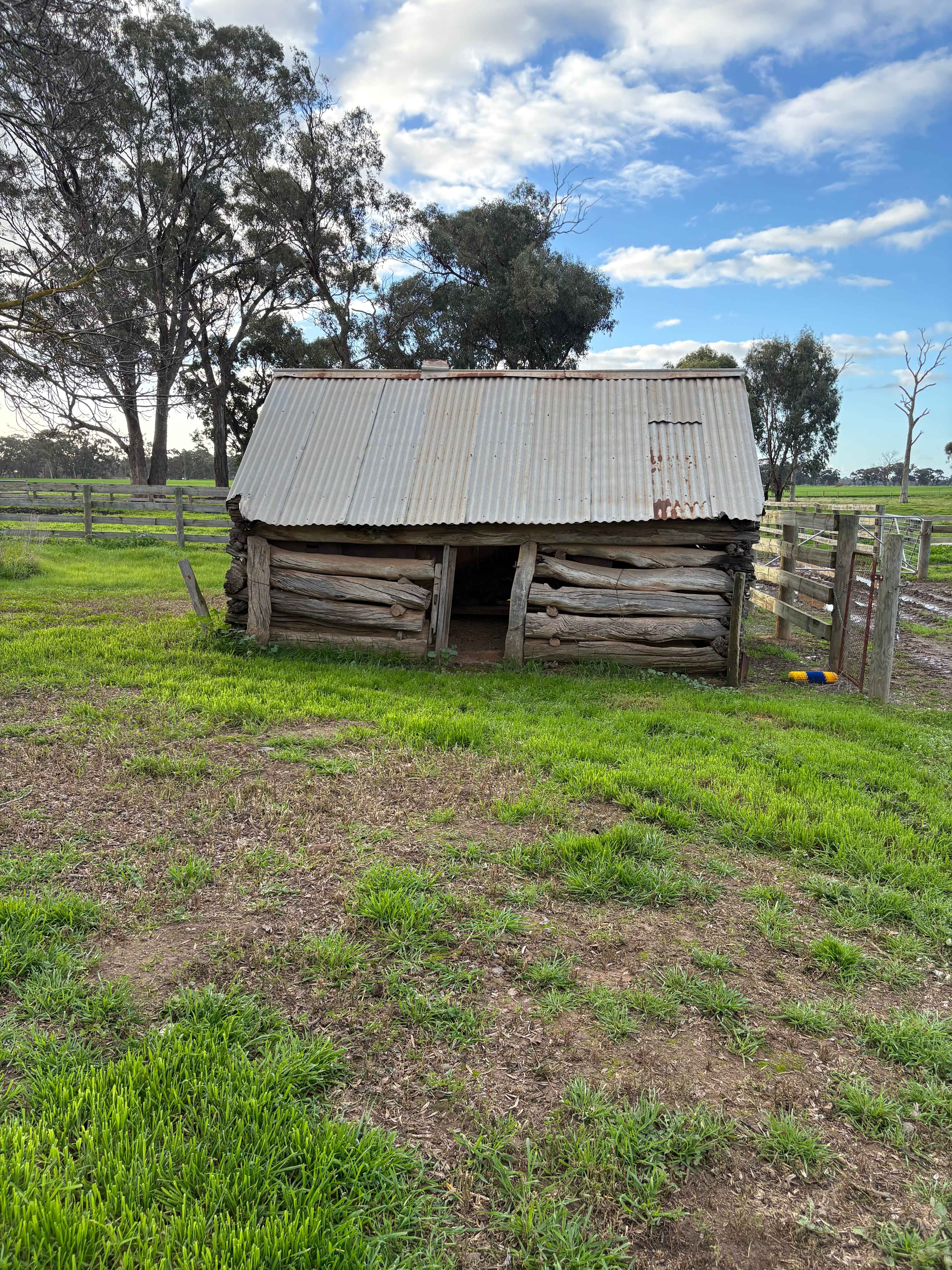 Drop log cabin