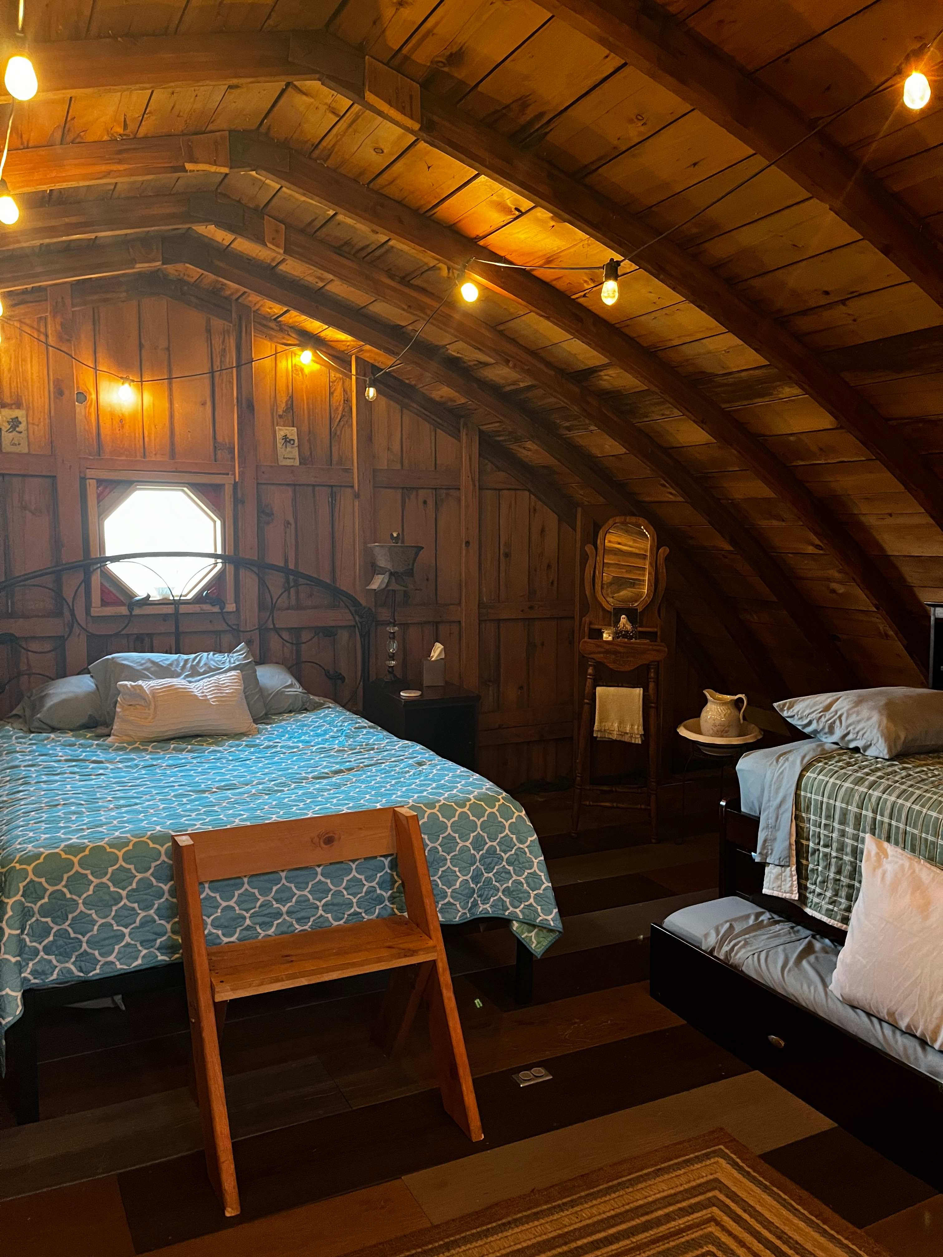 Cozy Lofted Barn Retreat
