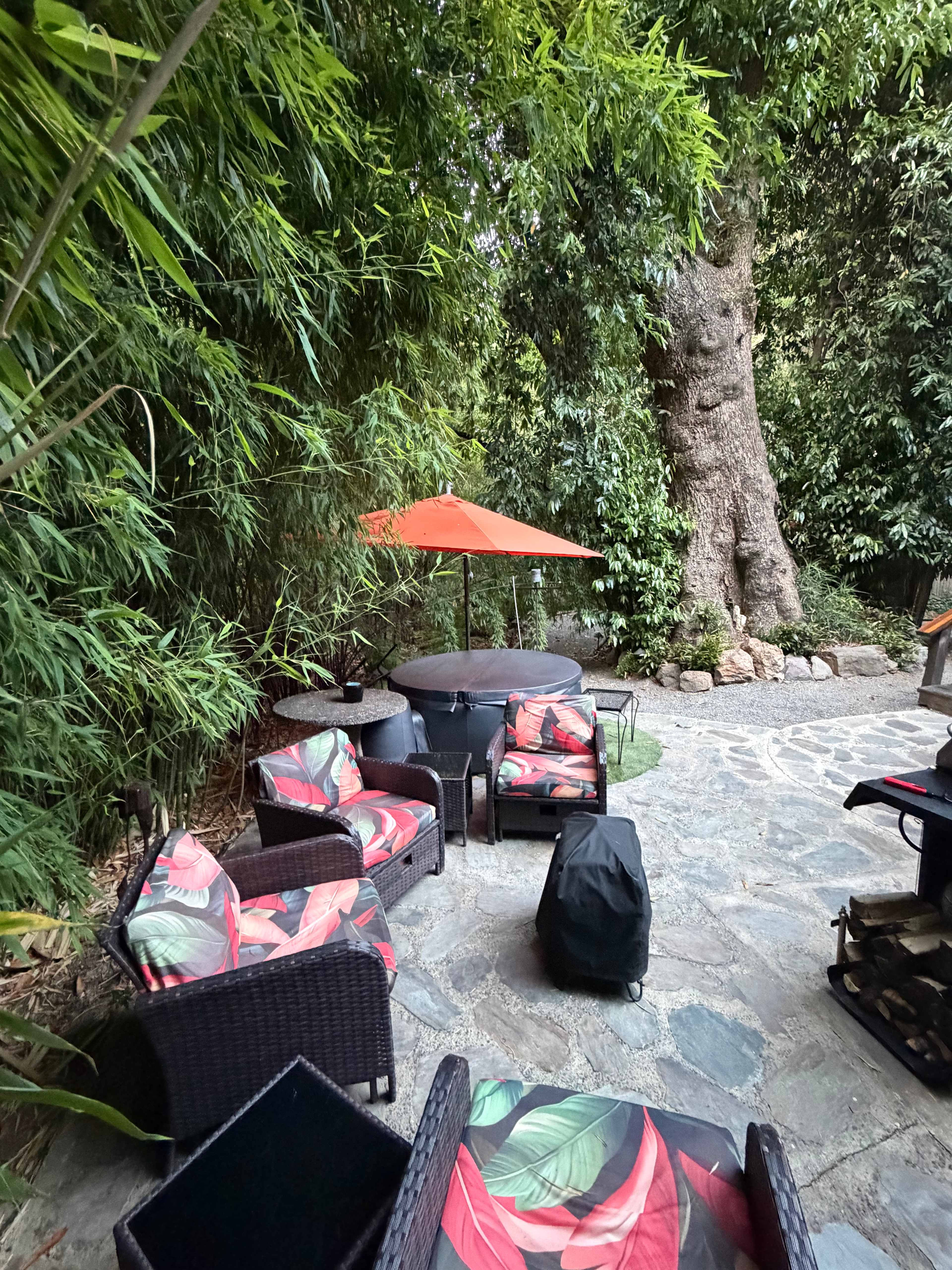 Outside sitting area for larger cabin.