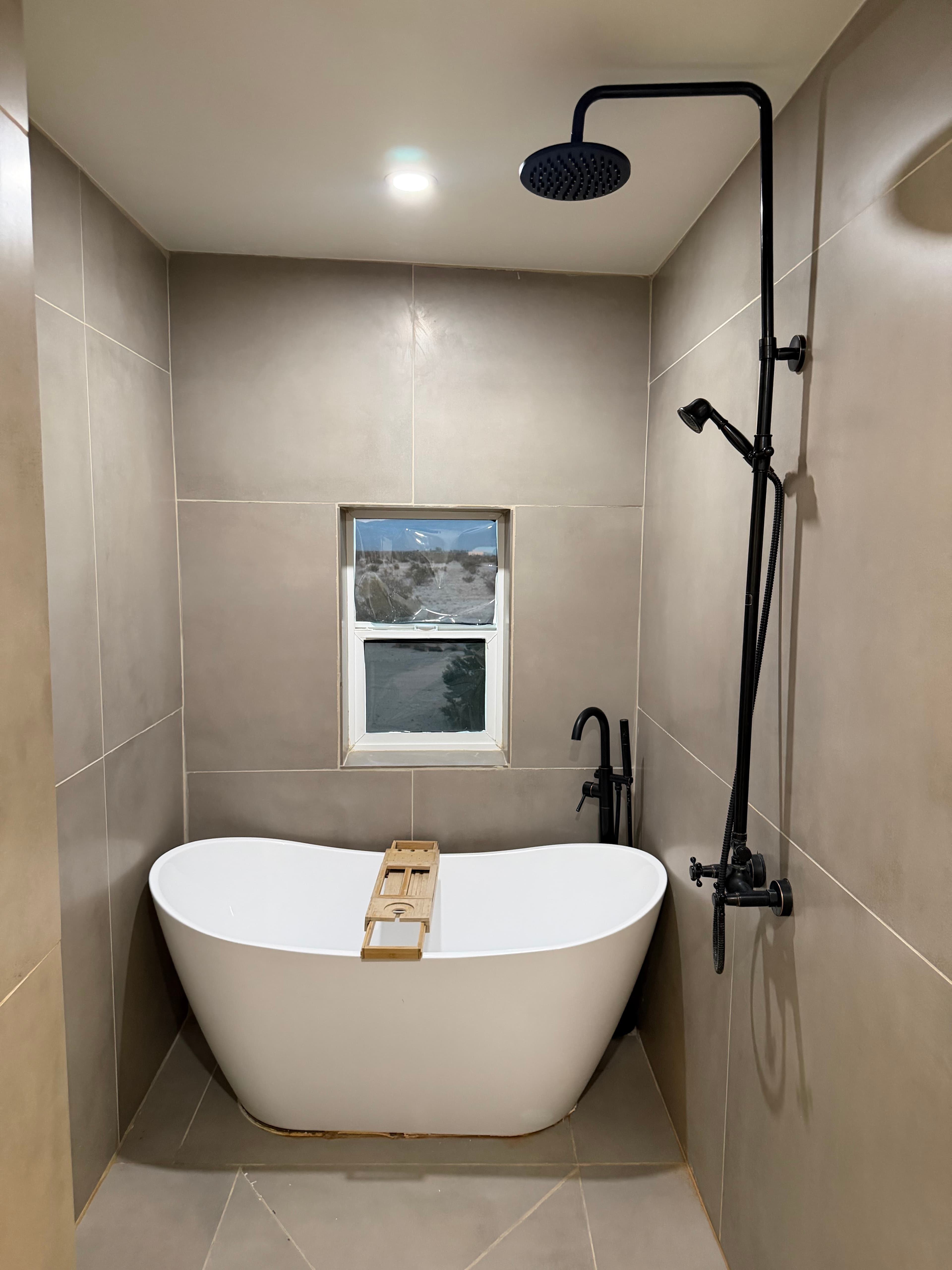 Soaking tub