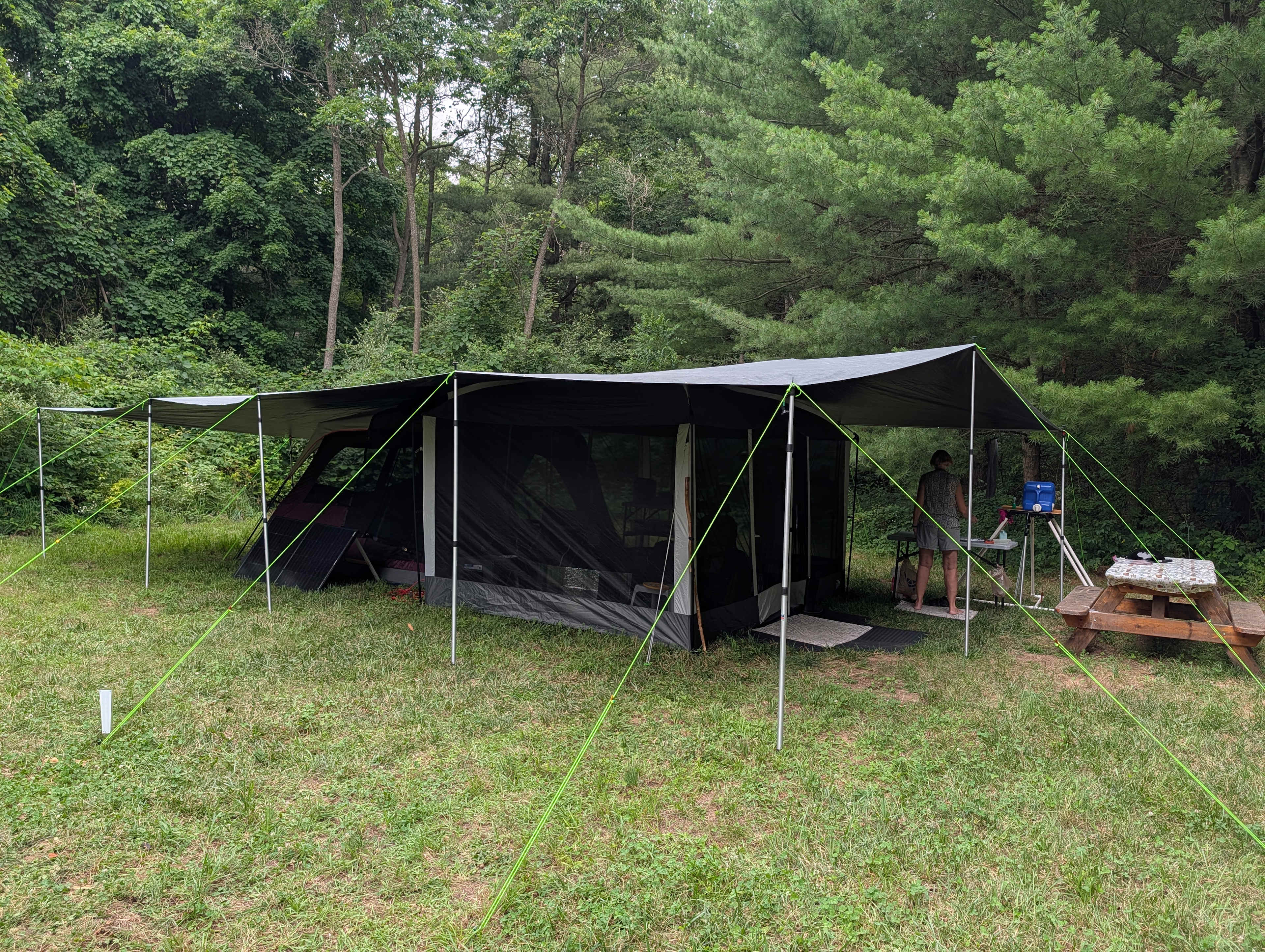 B Mo's Hideout
