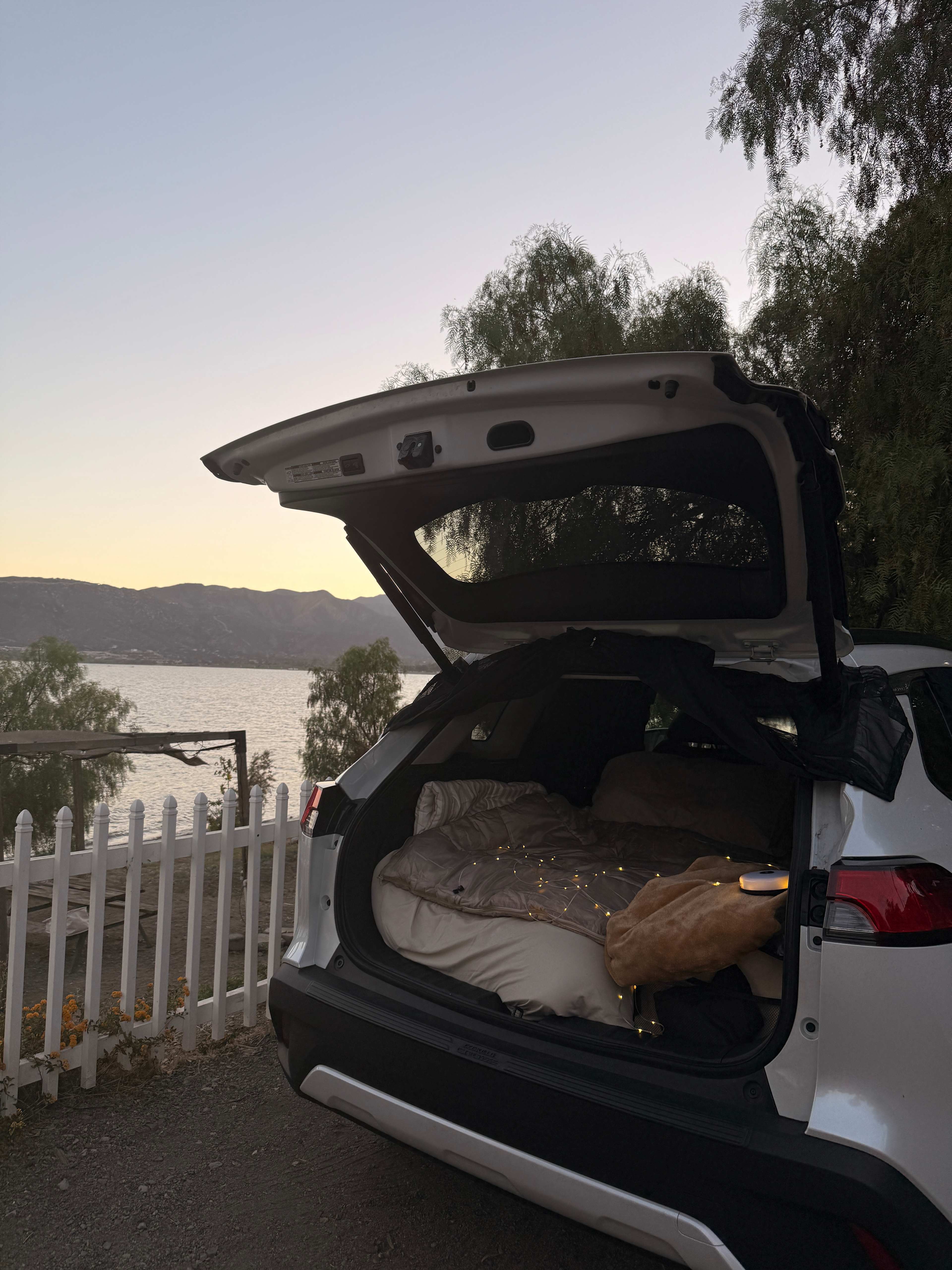 Lakeshore Retreat