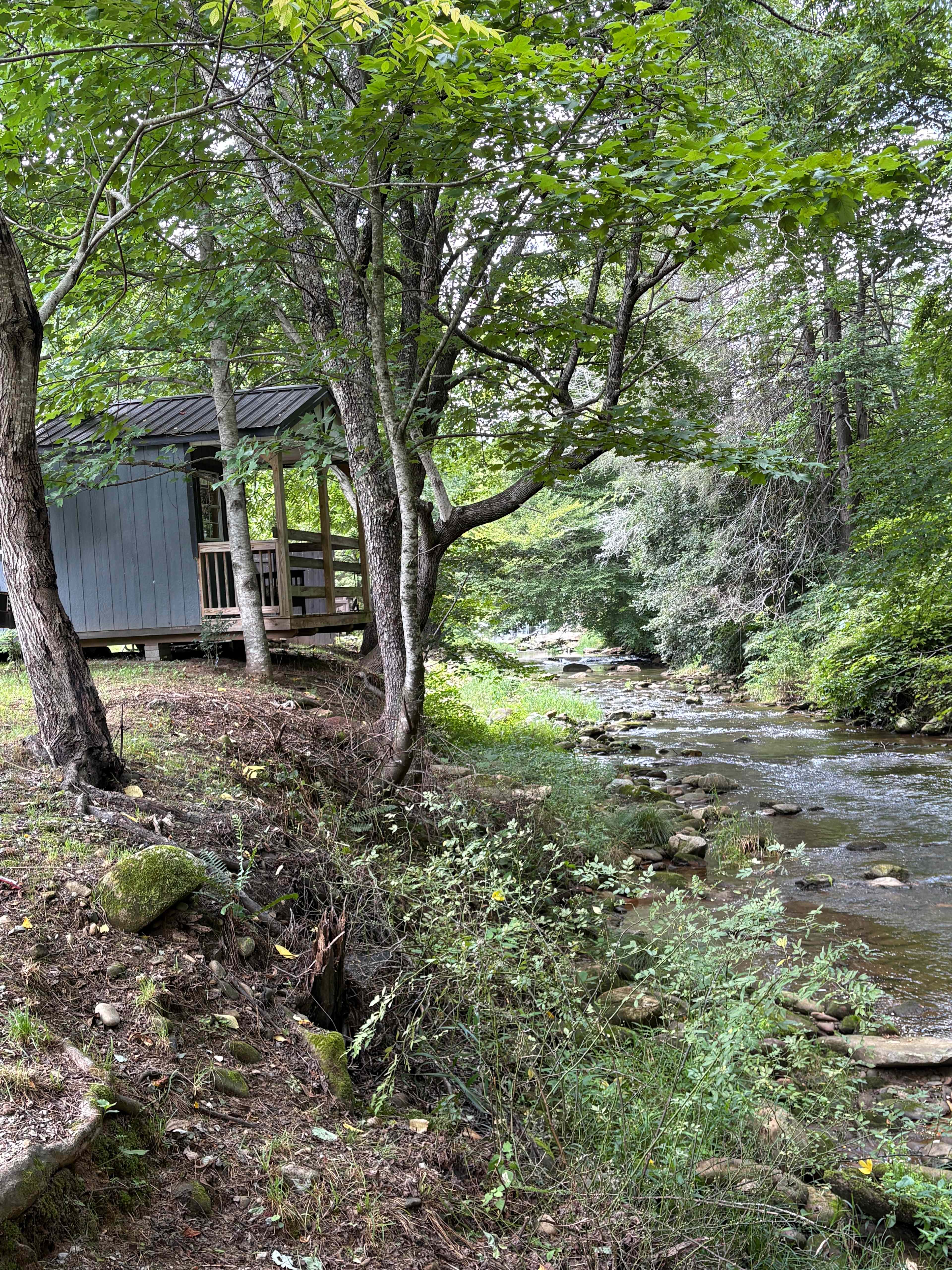 At the Ridge Camp-Riverside Escapes