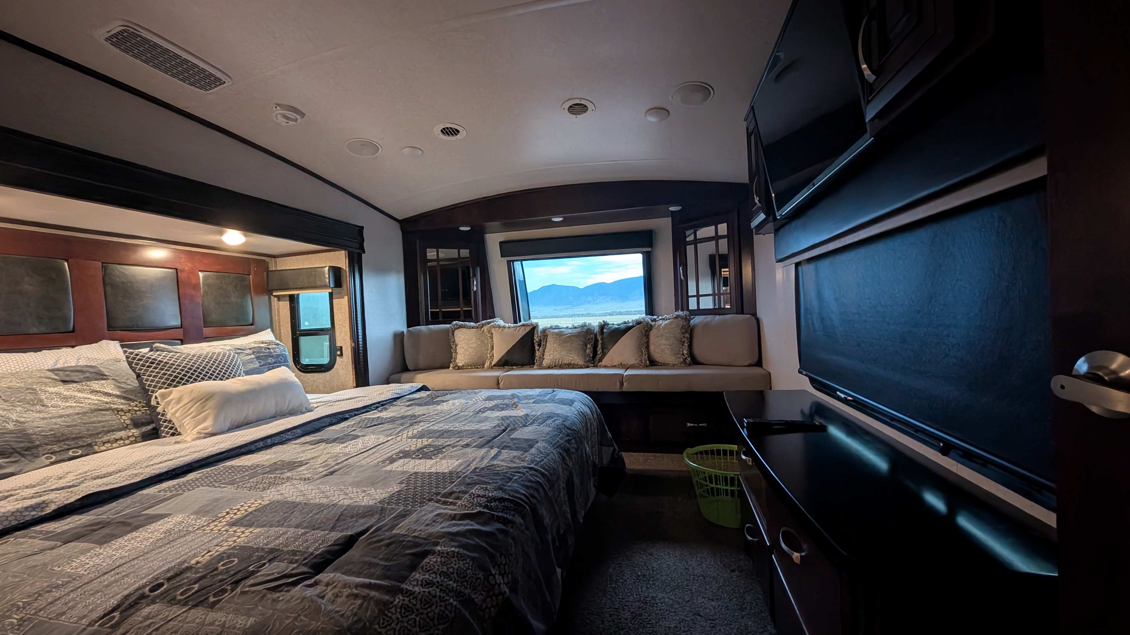 Ennis RV Park by Starry Night Lodging