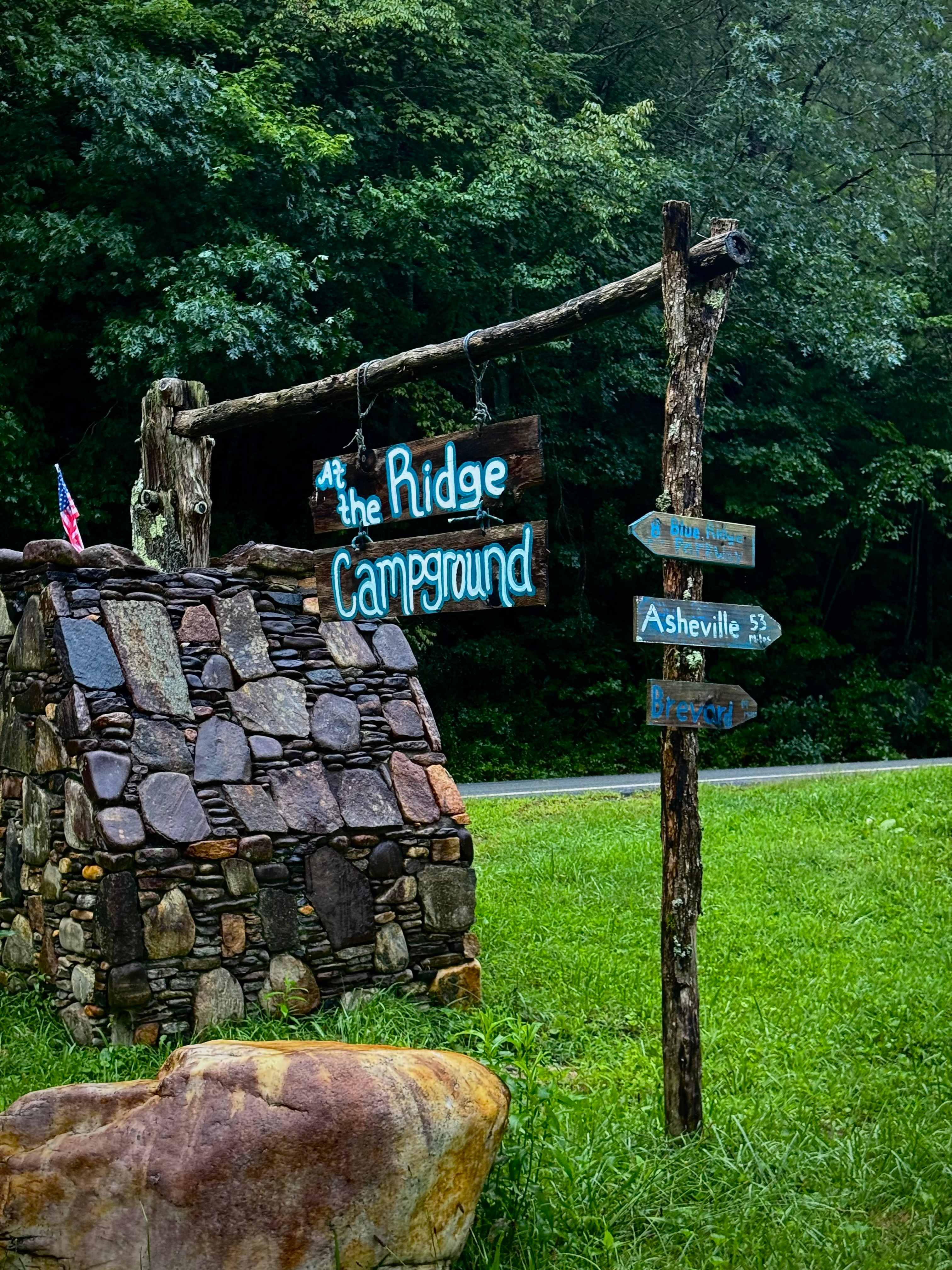 At the Ridge Camp-Riverside Escapes