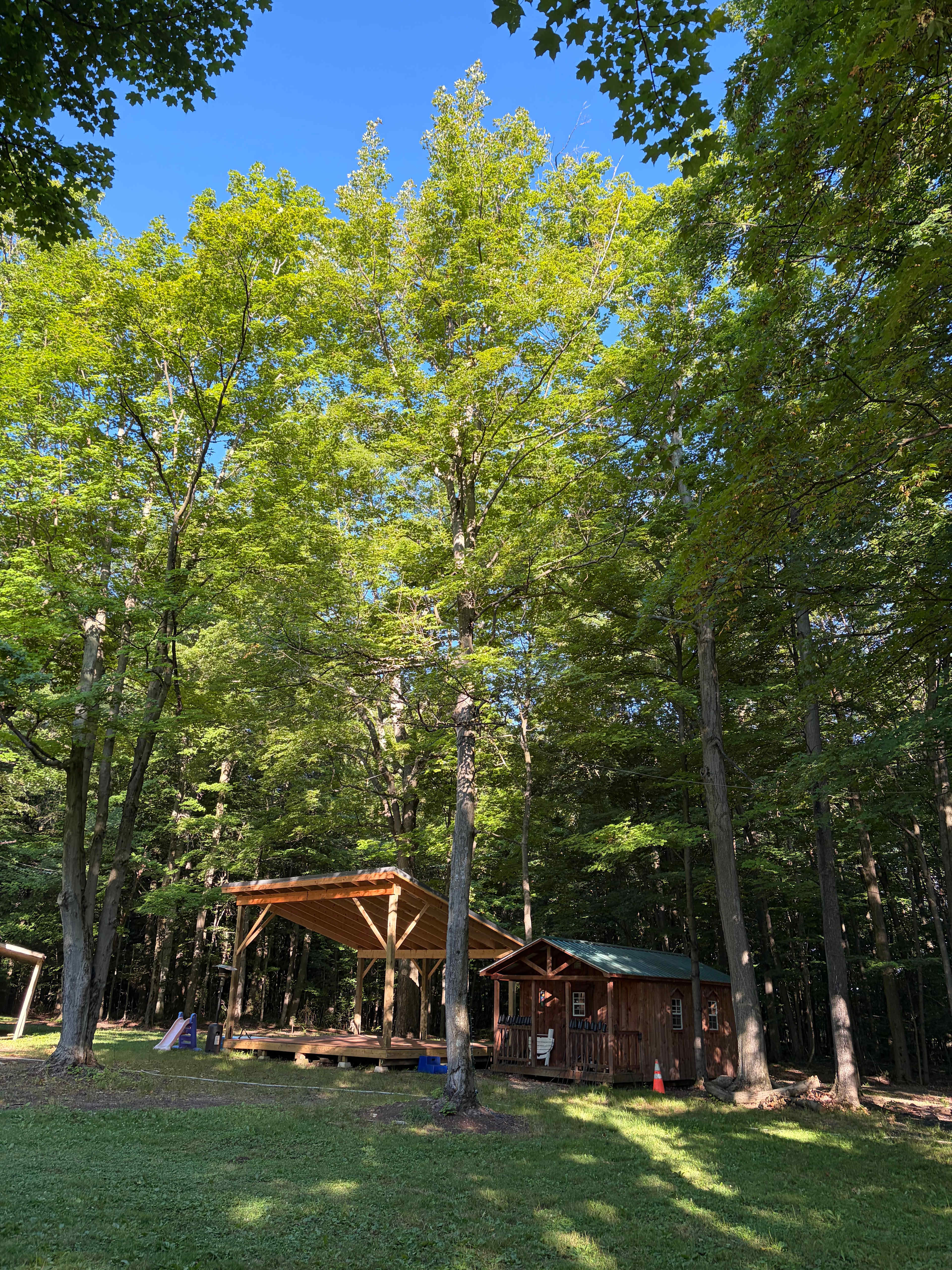 Maple & Moss Retreat near Sunset Bay and Lake Erie