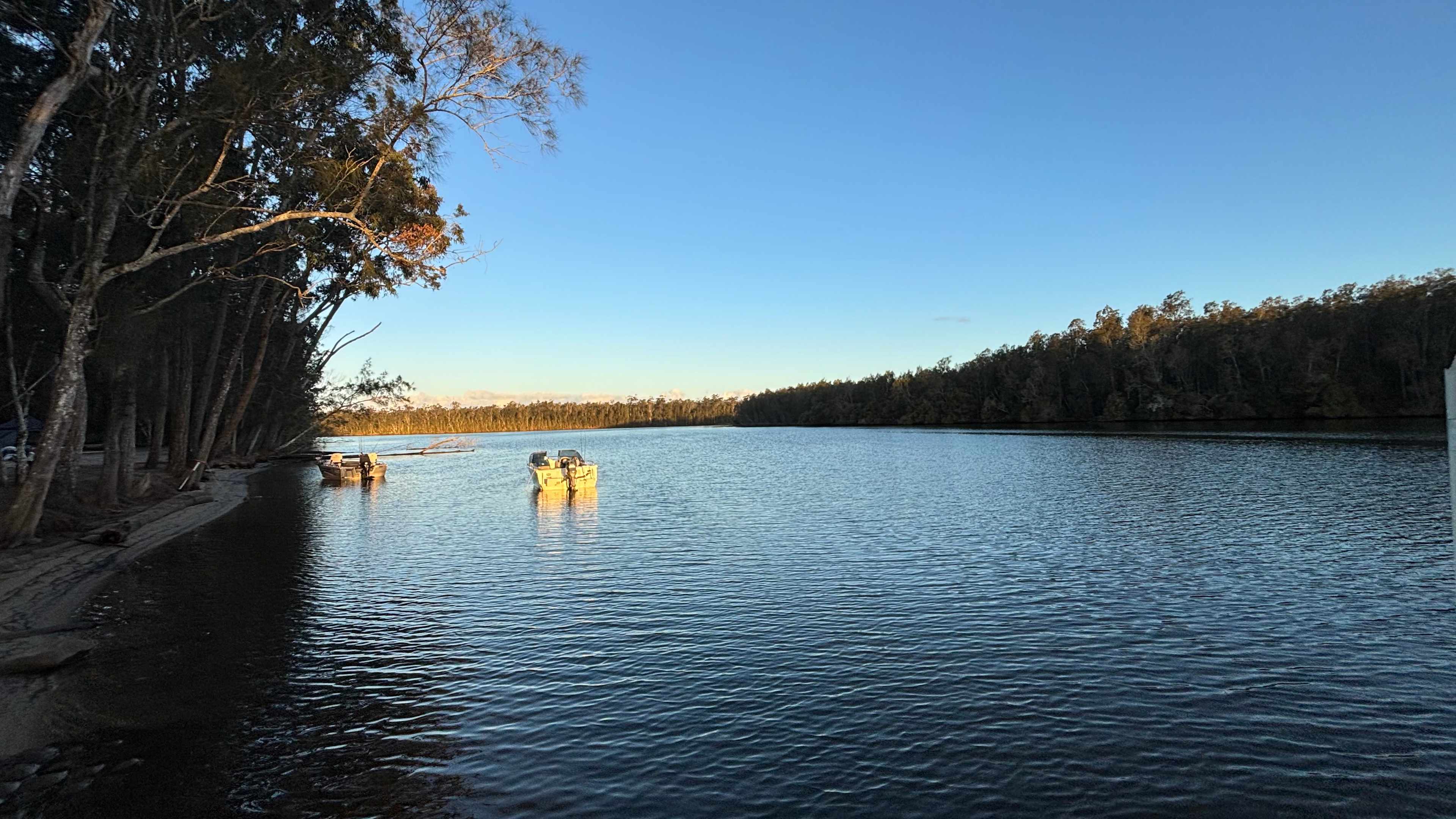 Minimbah Fishing Lodge River Camp