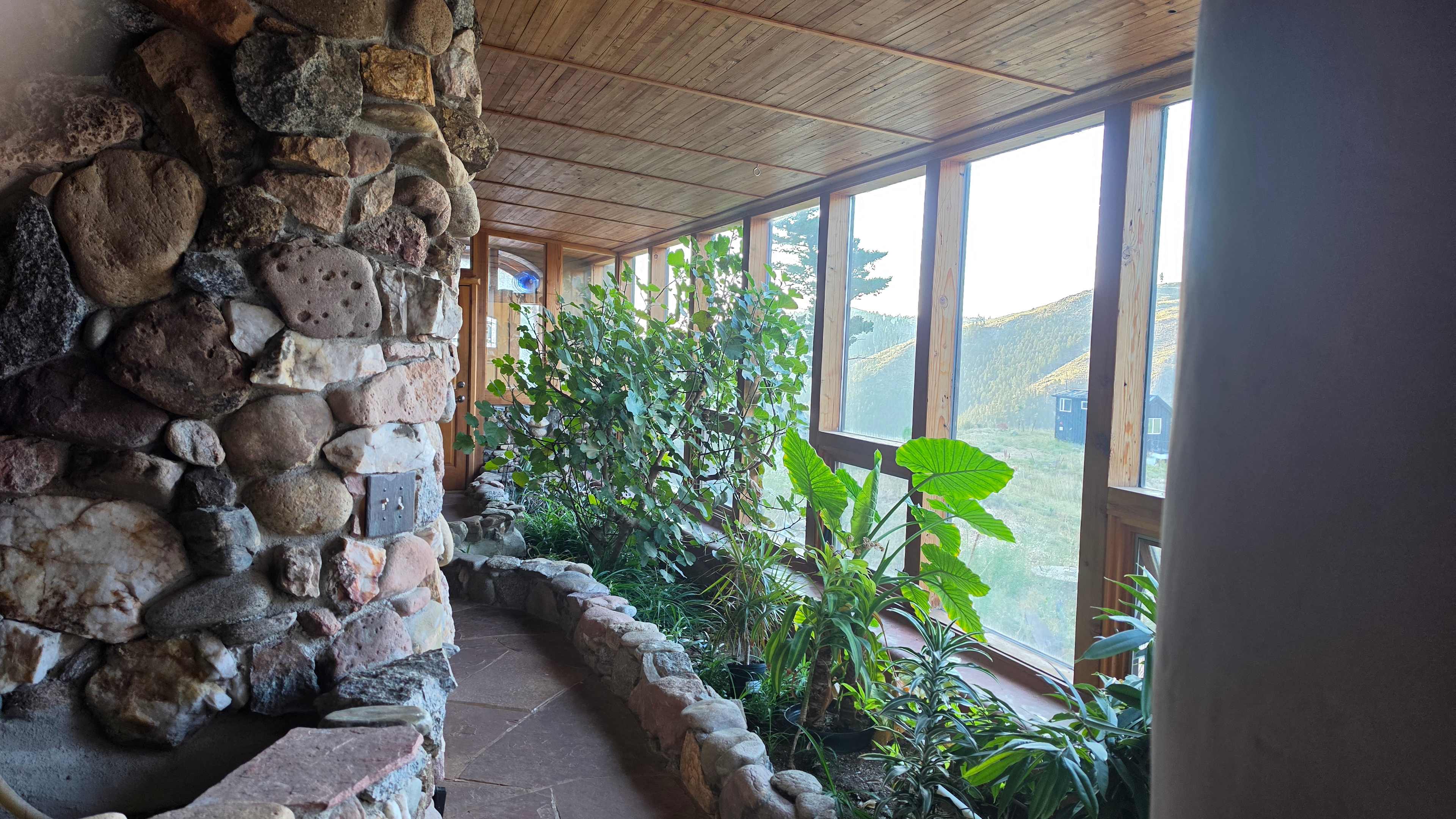 Earthship & Strawbale Near Boulder