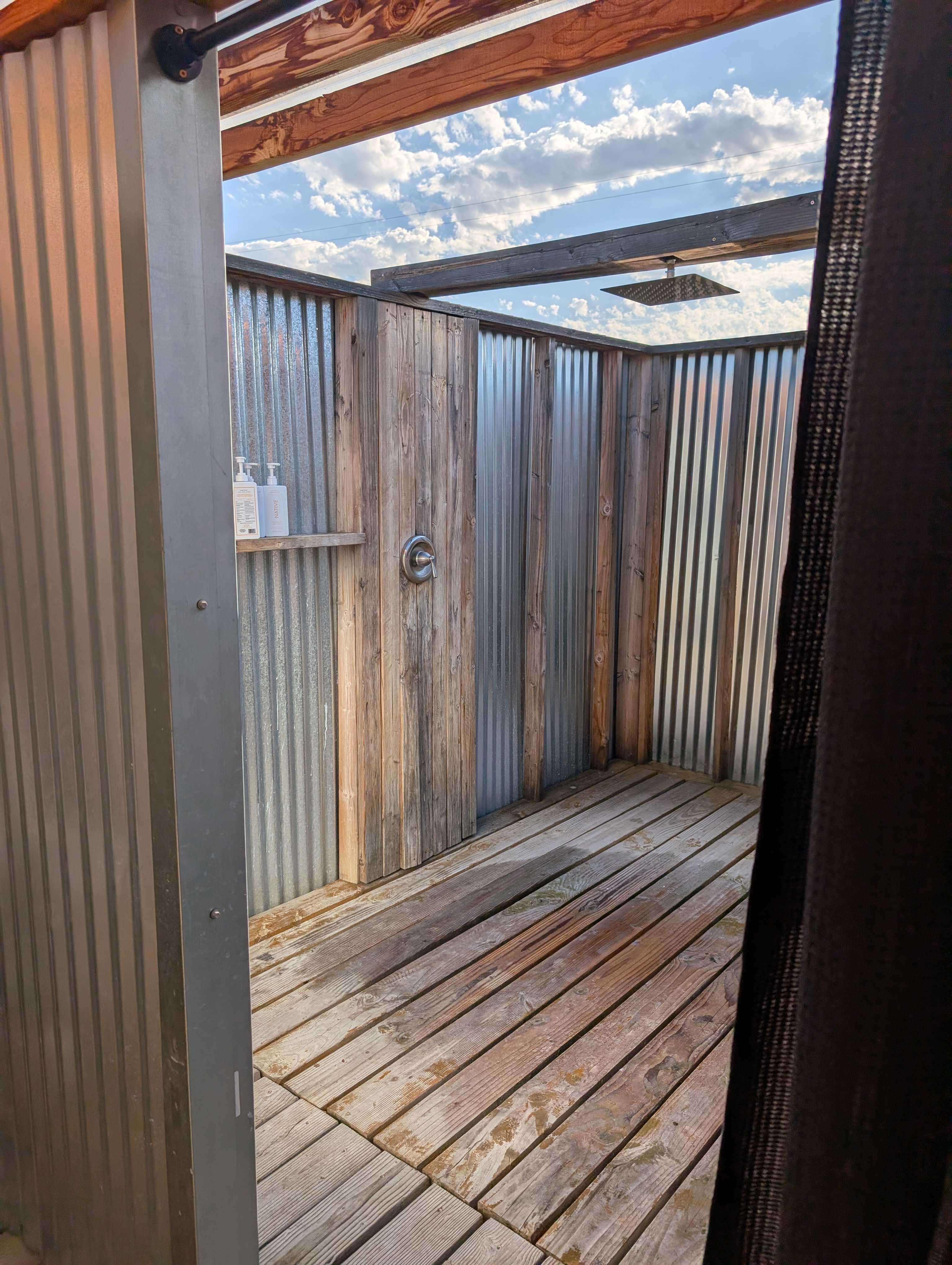 Love the outdoor shower! Warm water and good water pressure with a great vibe.