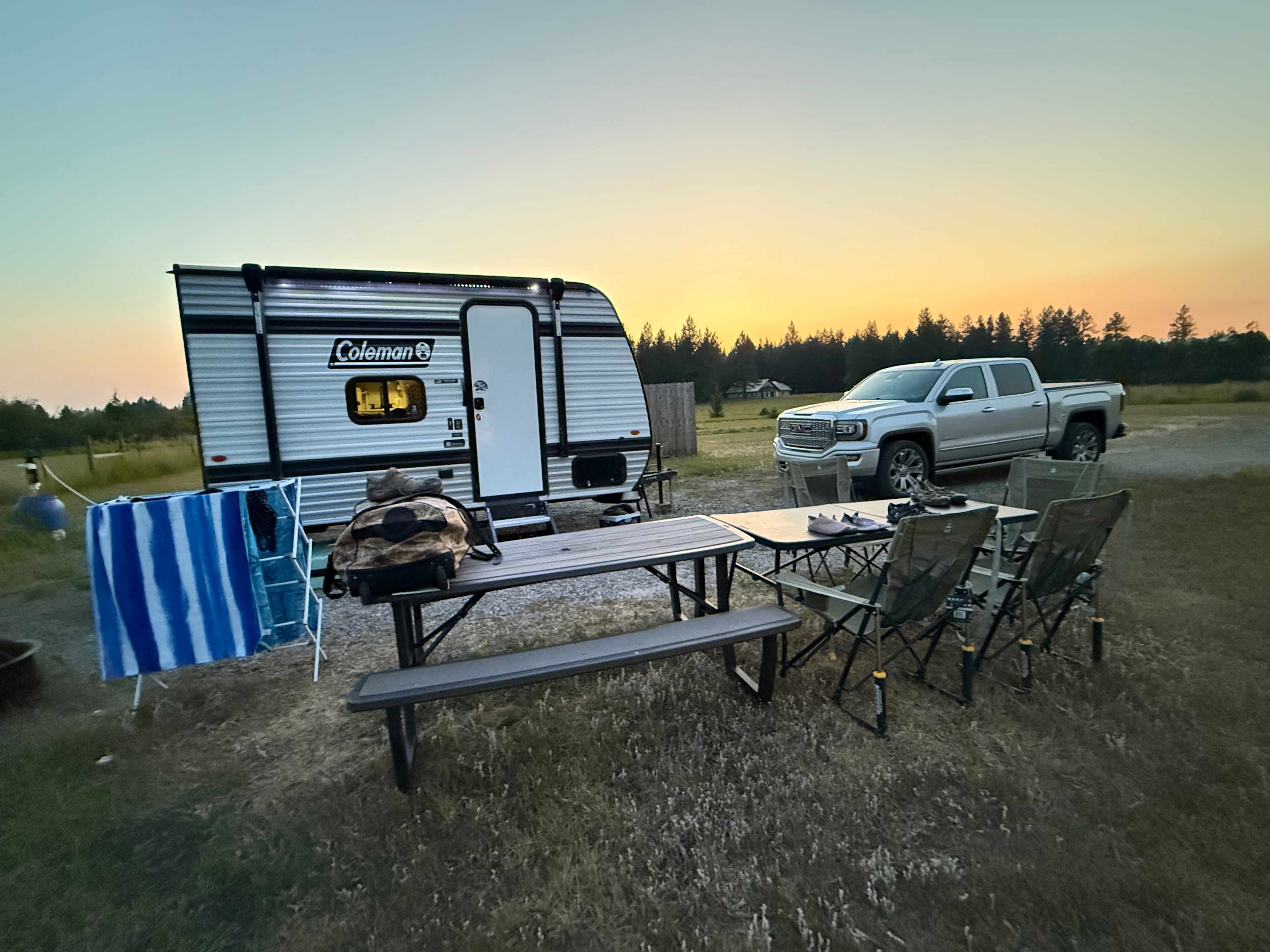 Glacier RV Oasis – Full Hookups