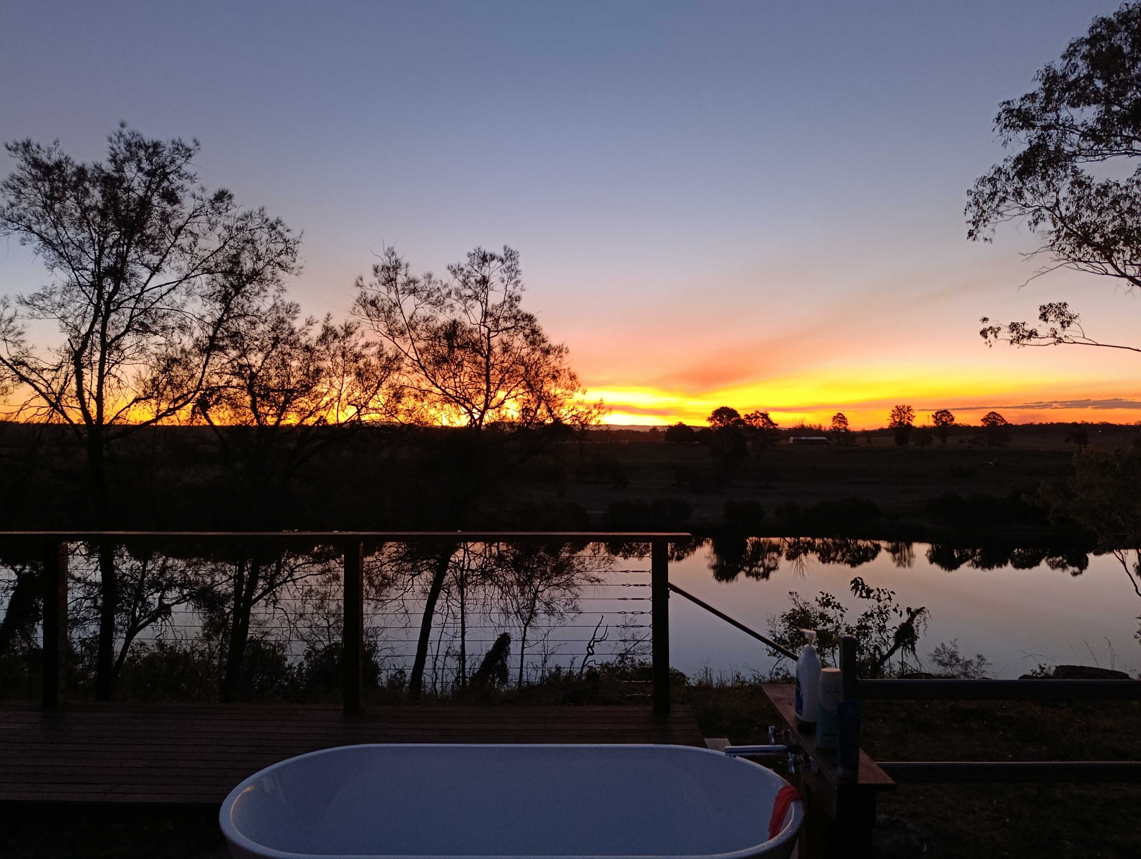 Clarence Riverview Lodge Glamping