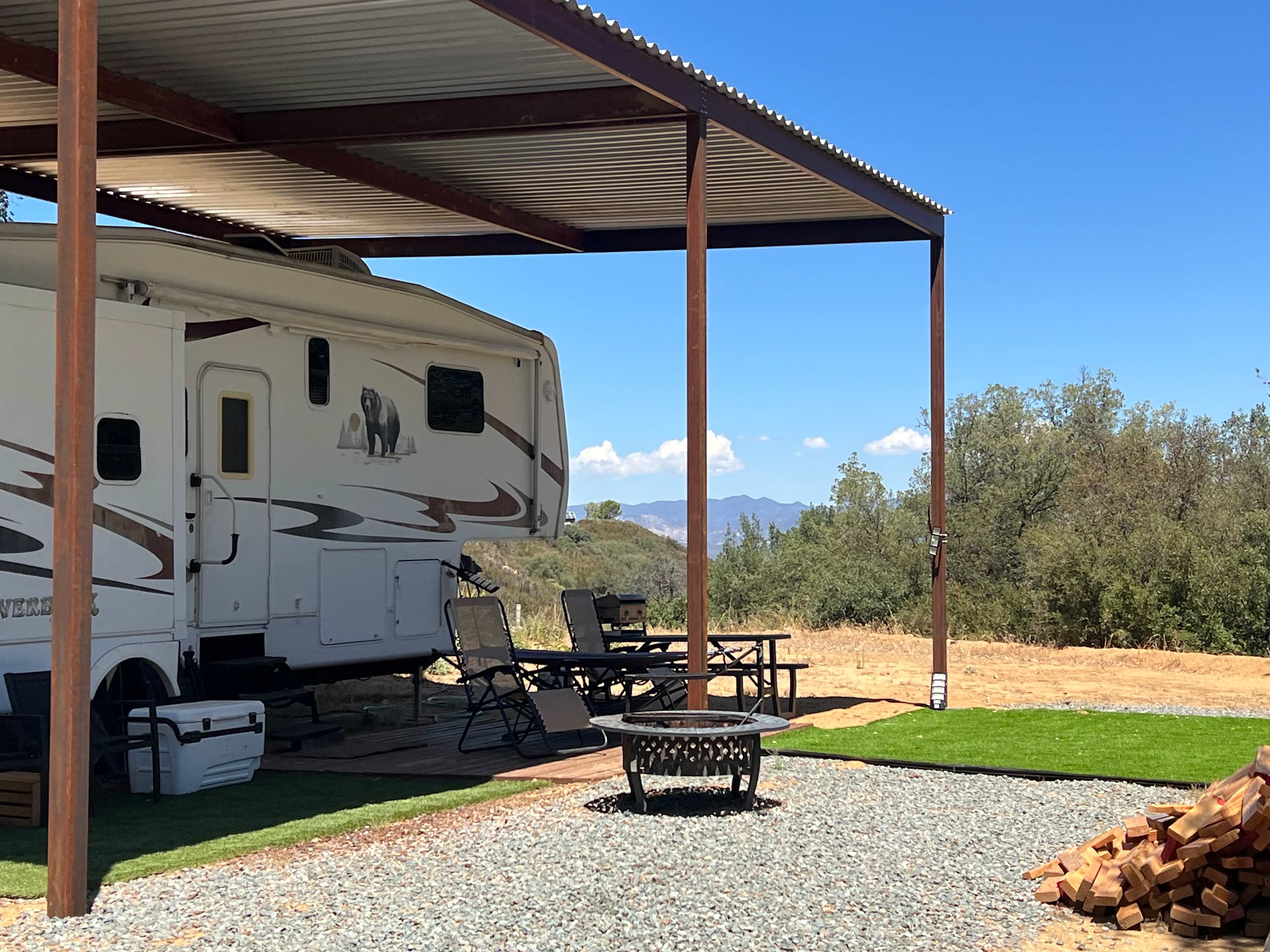 Lake Henshaw hideaway