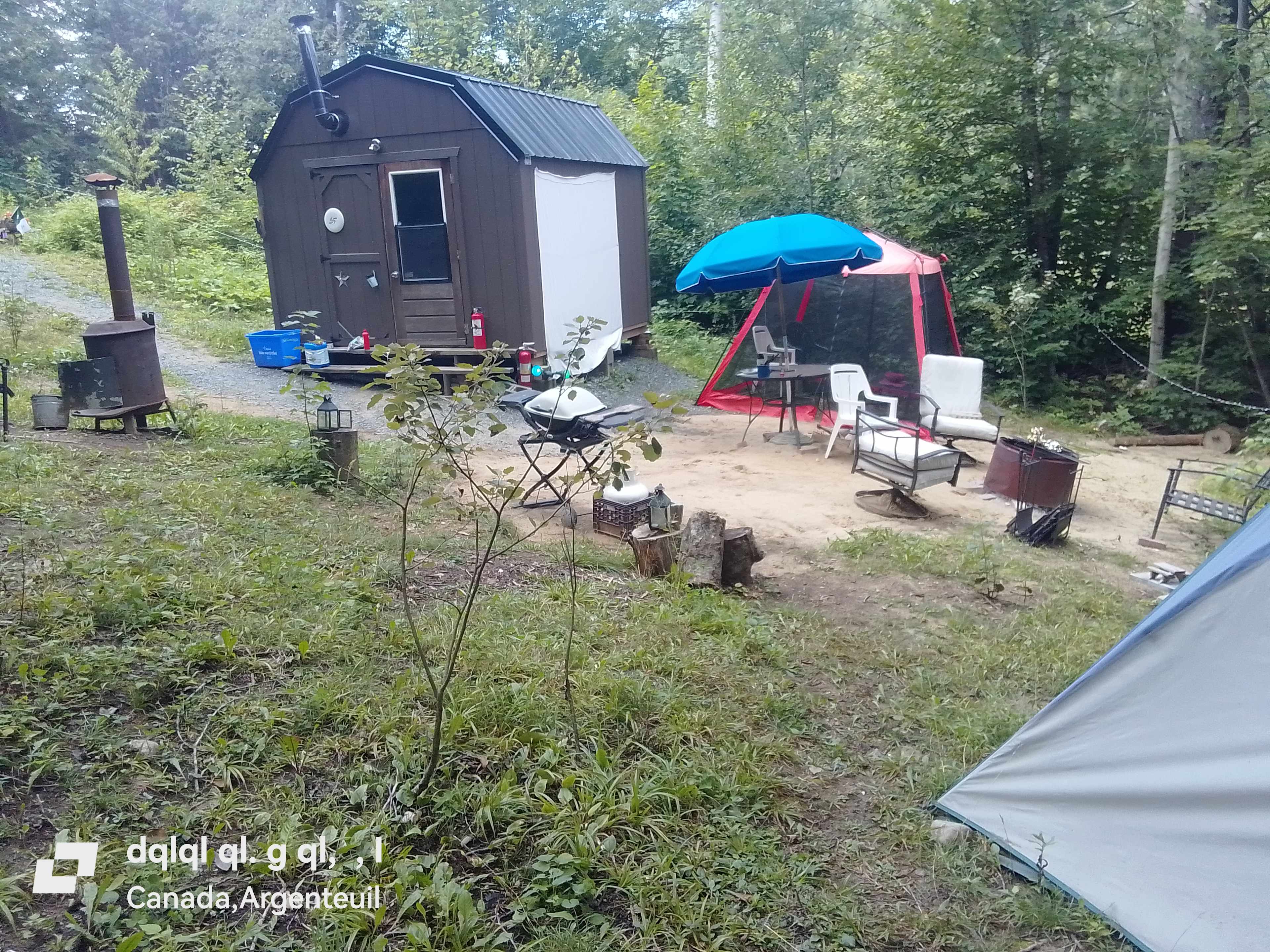 Camp dans Rouge/ Camp in Red