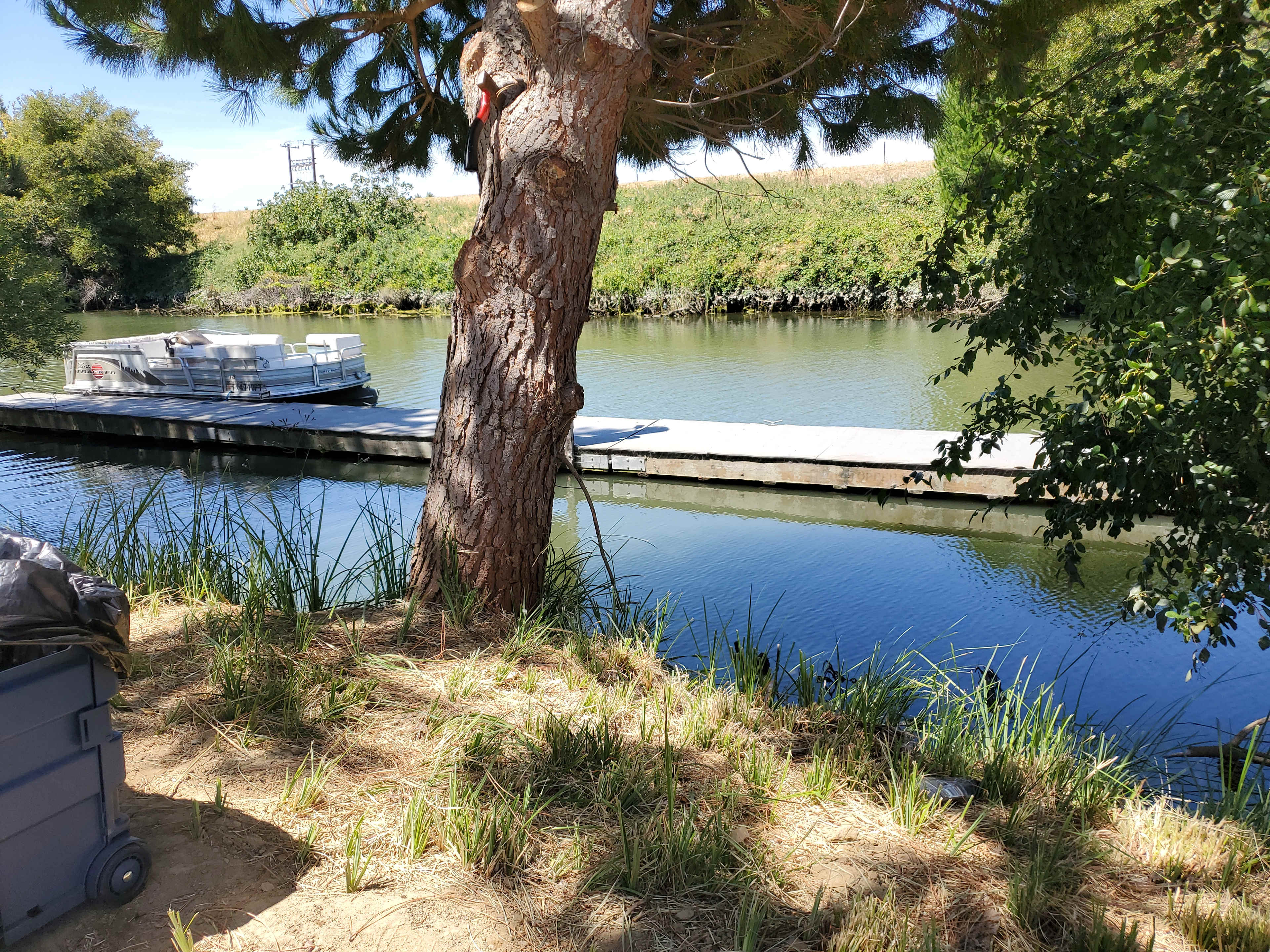 Unhitched Snug Harbor RV Park & Marina