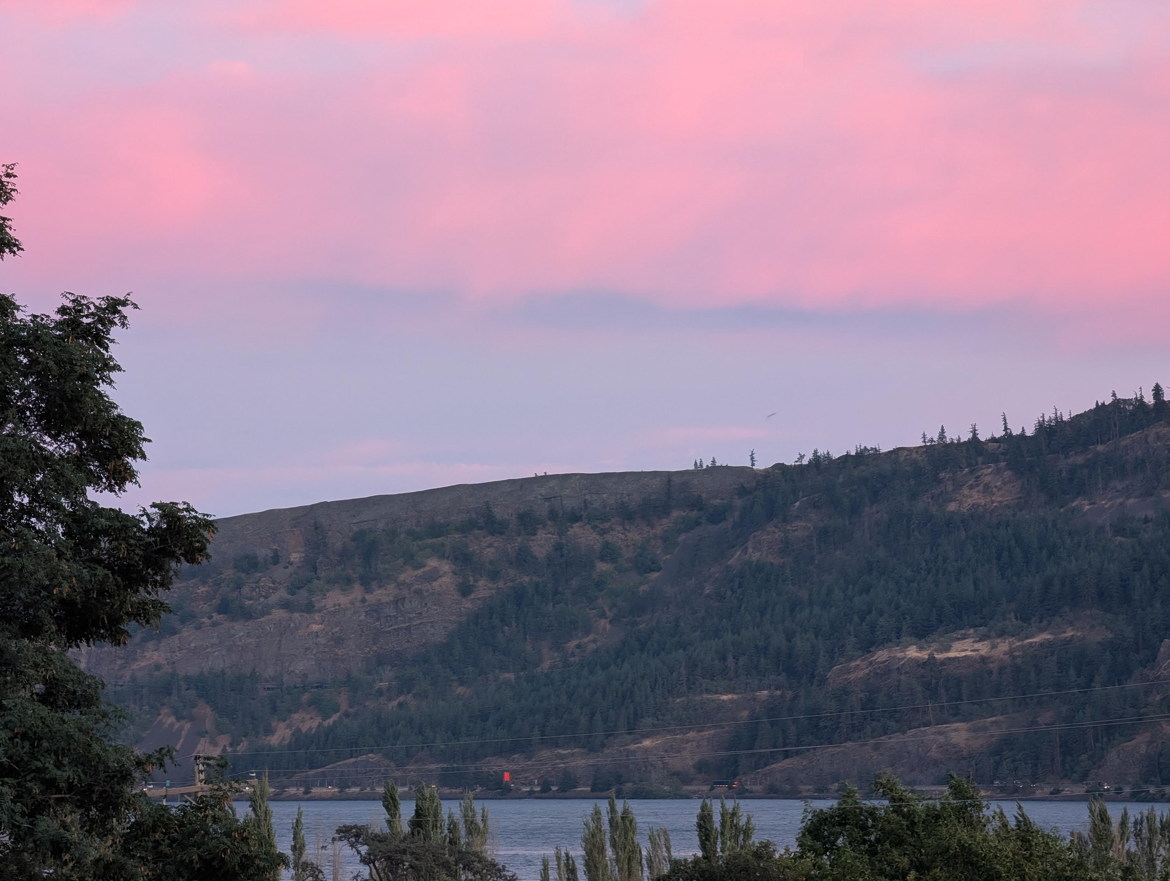 Bingen Beauty: Full Hookups + Views
