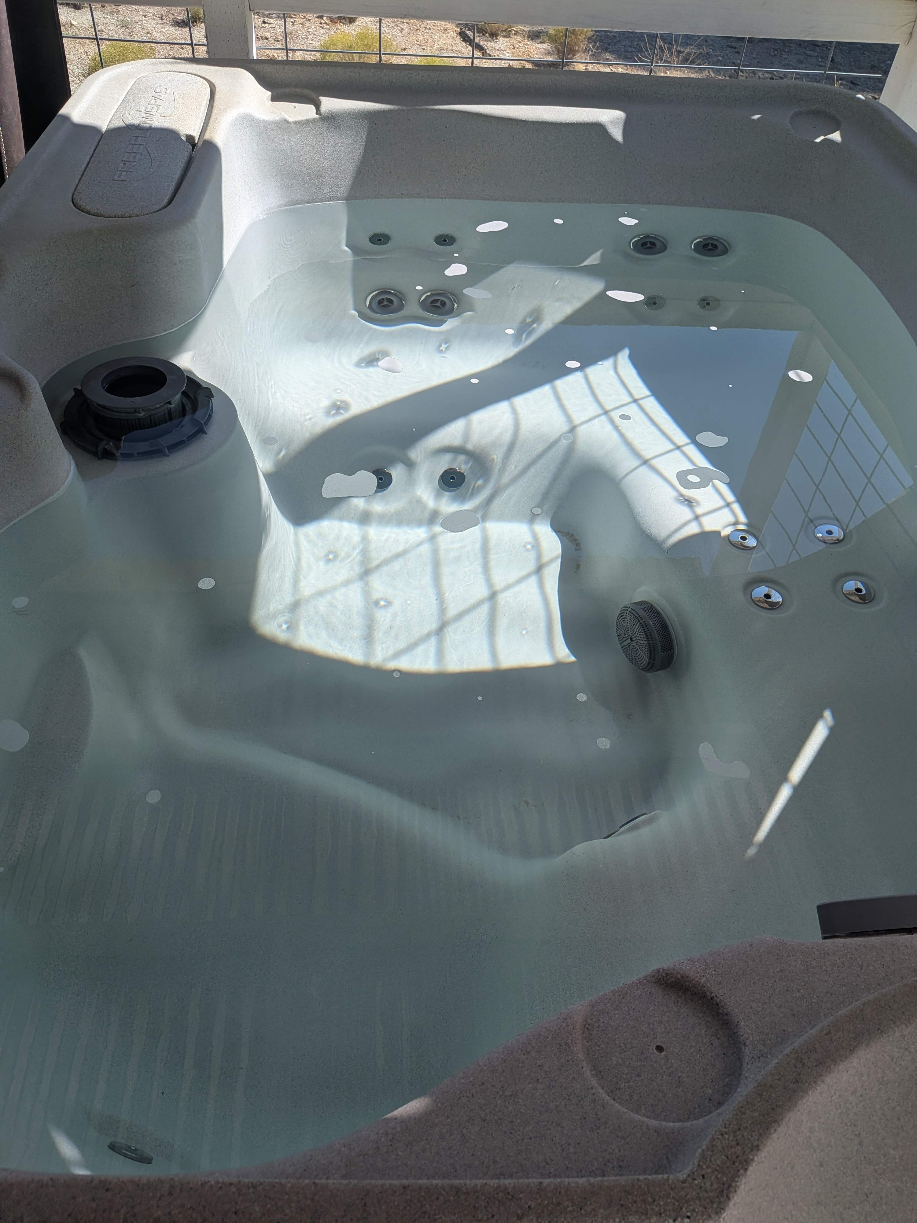 Hot tub 