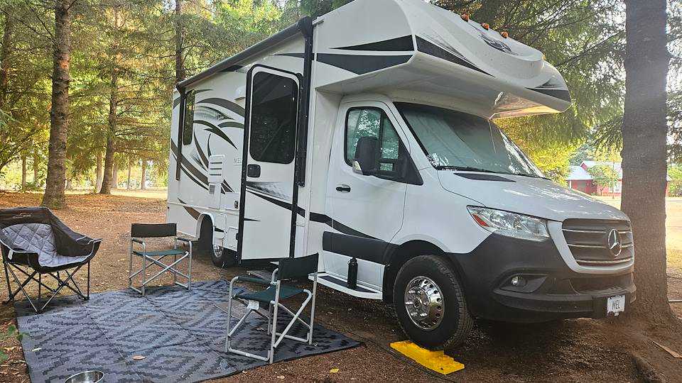 Spacious, Wooded Campsite, Hookups