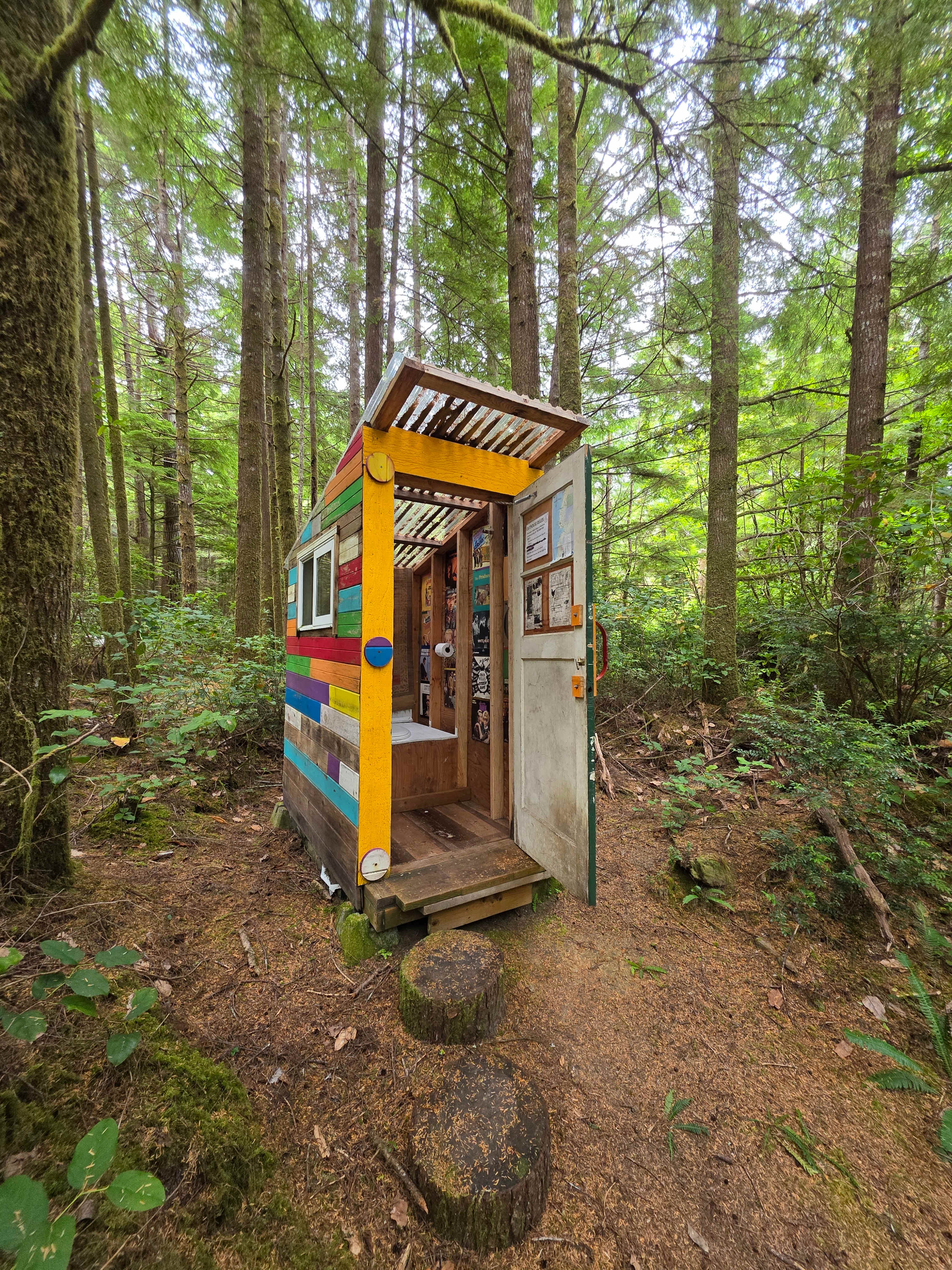 Cute outhouse that was clean and nice to have