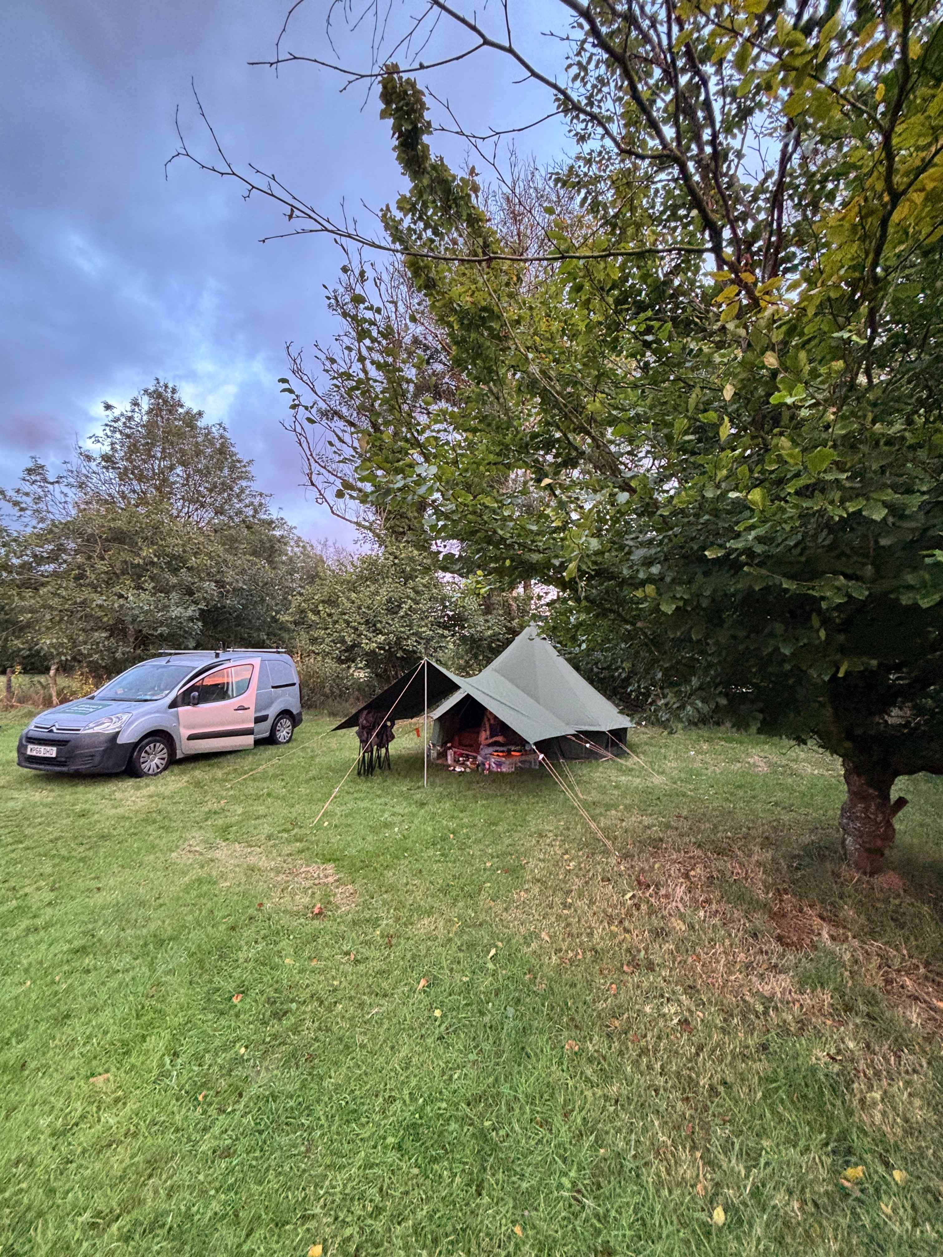 Wild Wanderers - Riverside Camping