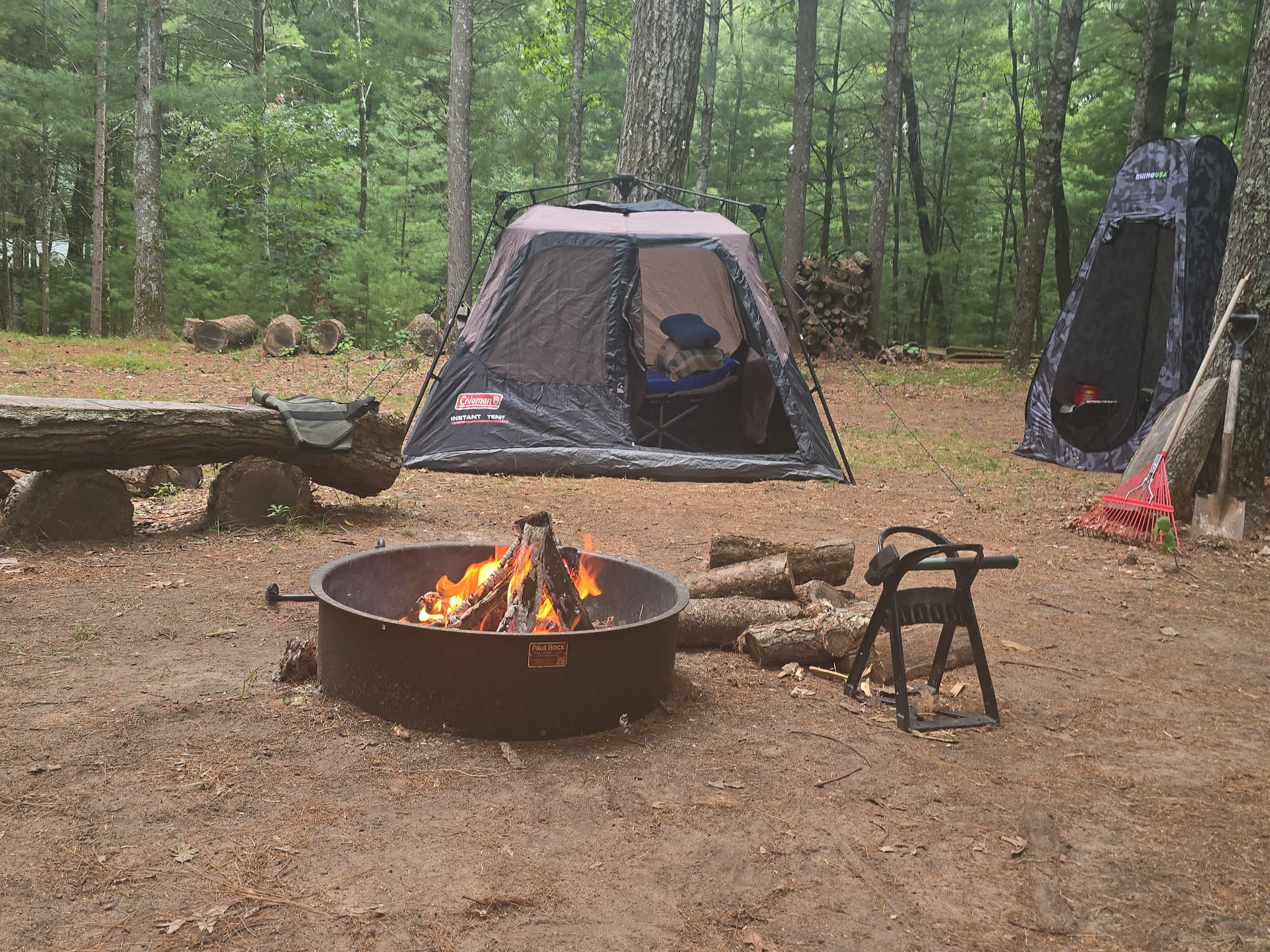 Lakeside Cozy Camp