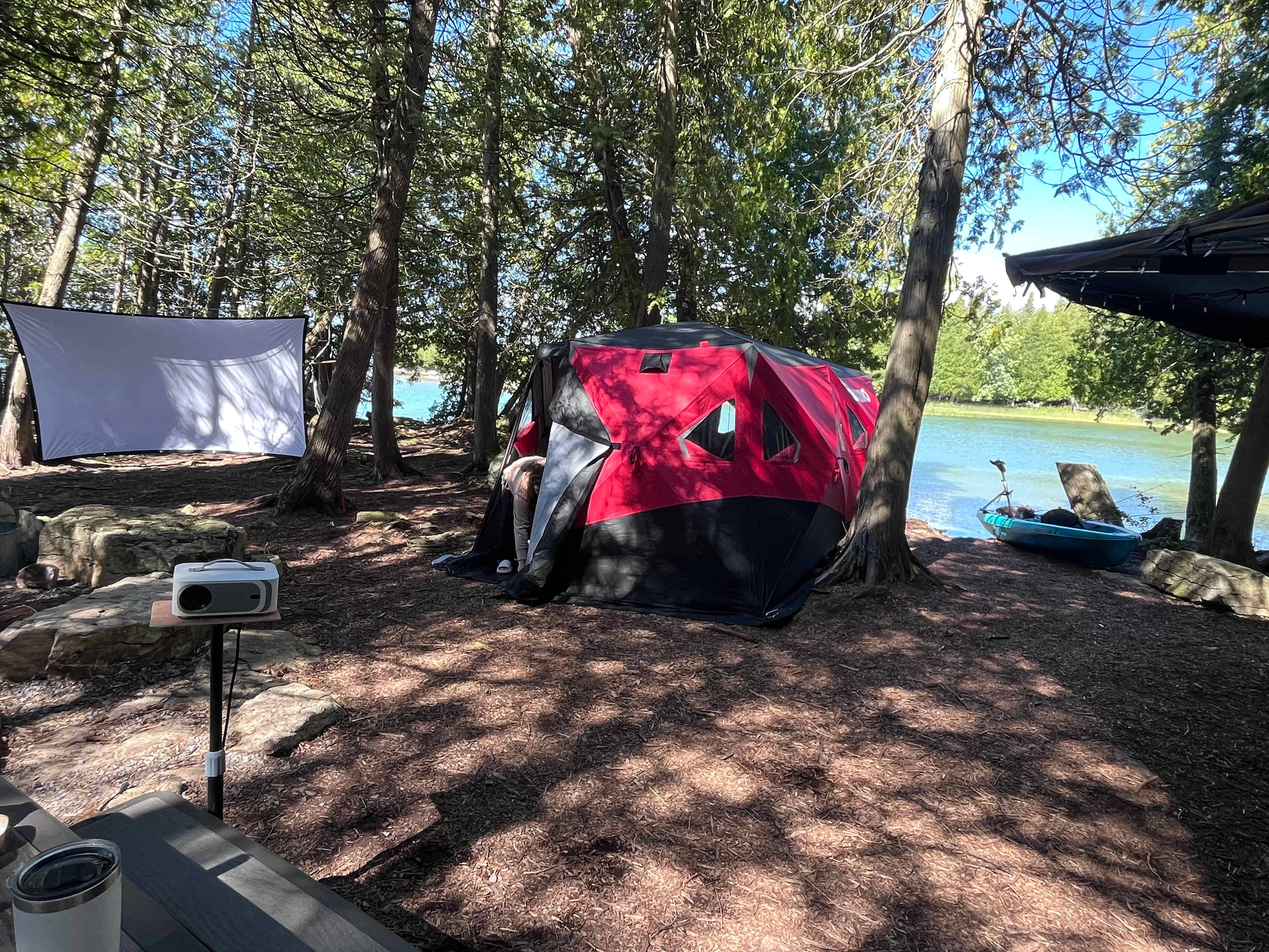 Lakepoint Lodging and Camping
