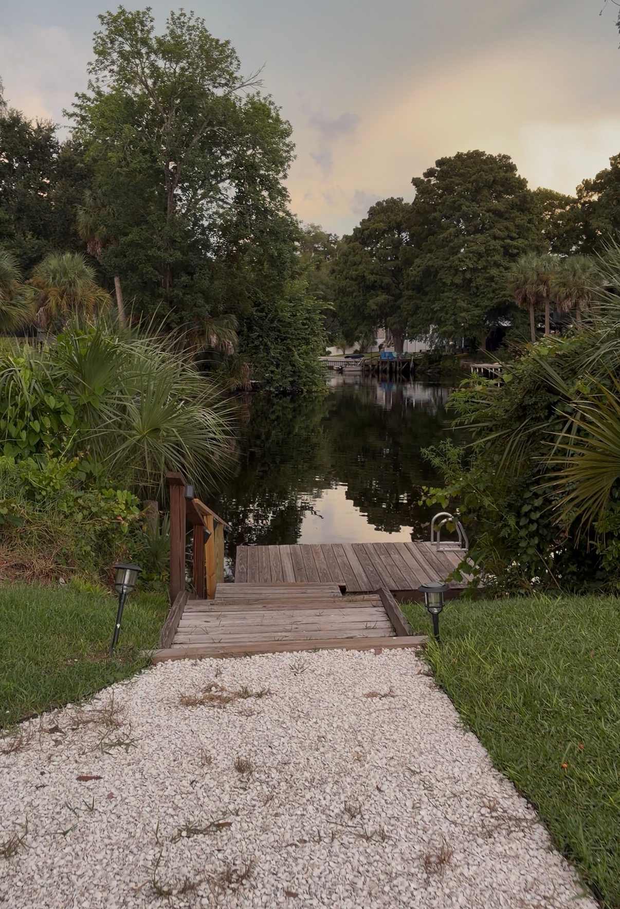 Weeki Cove- Private RV Campsite