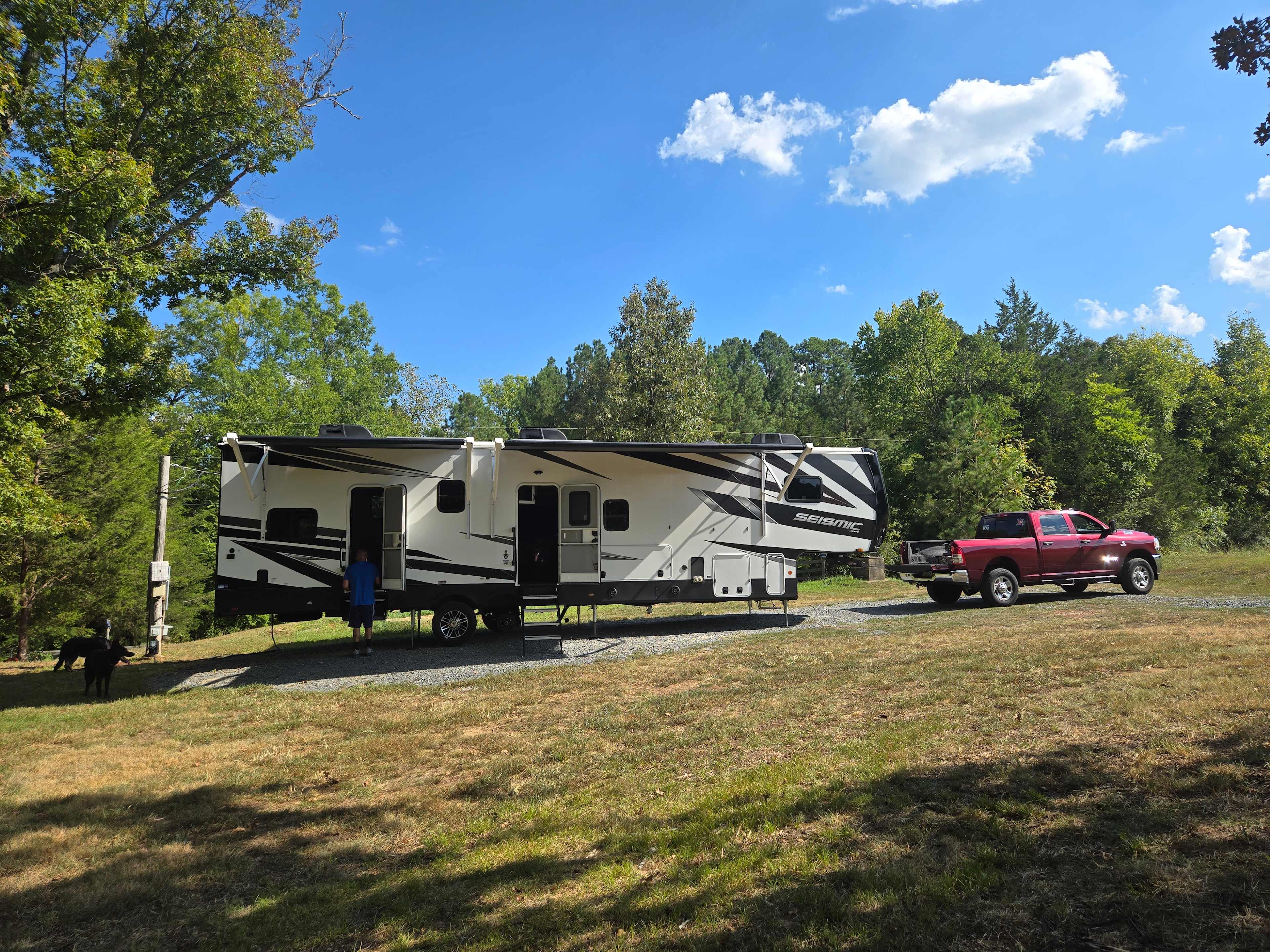 Shackalakin What's Crakin RV Park