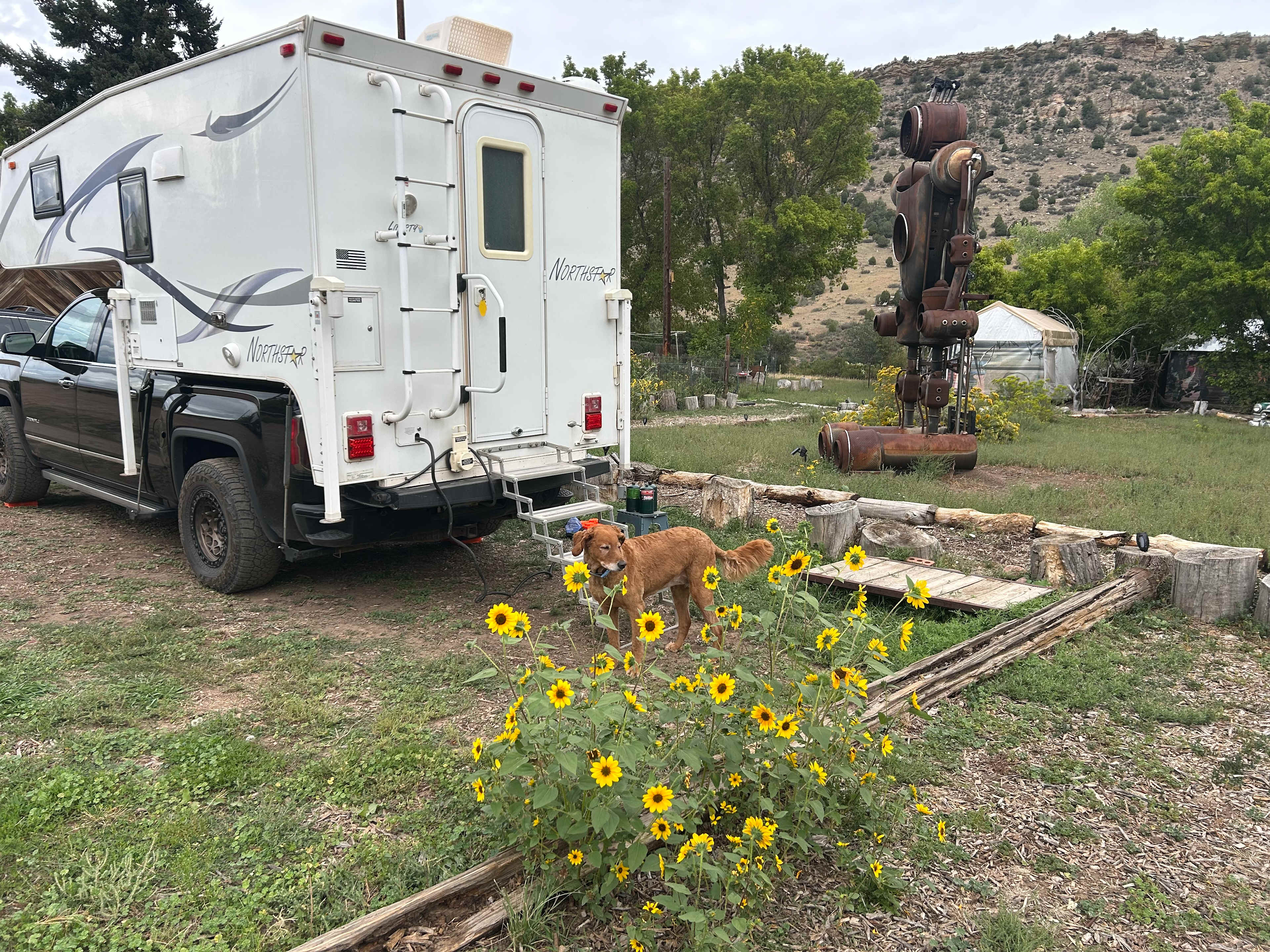 RedRocksParadise Glamping &RV Sites