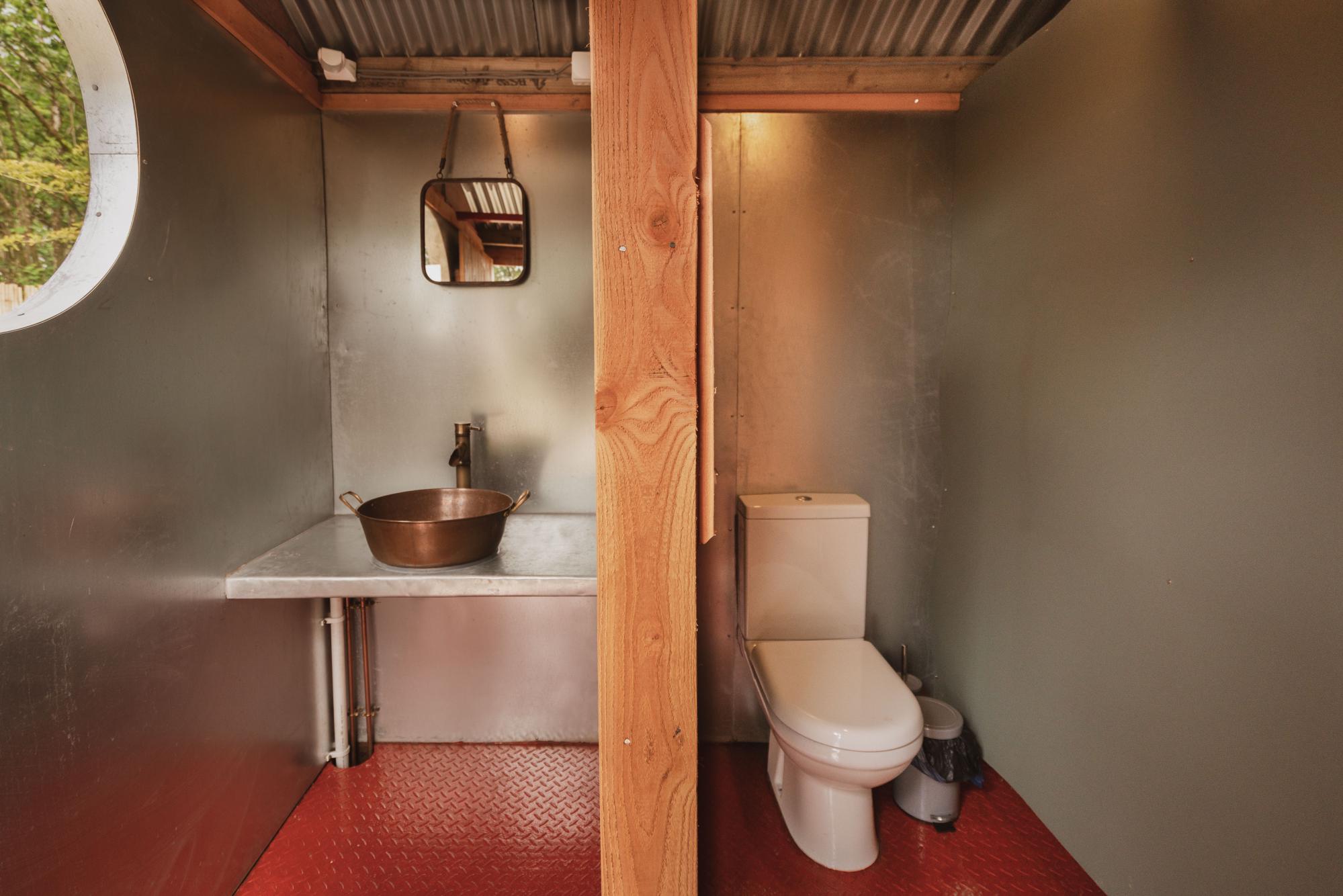 Toilet and wash basin 