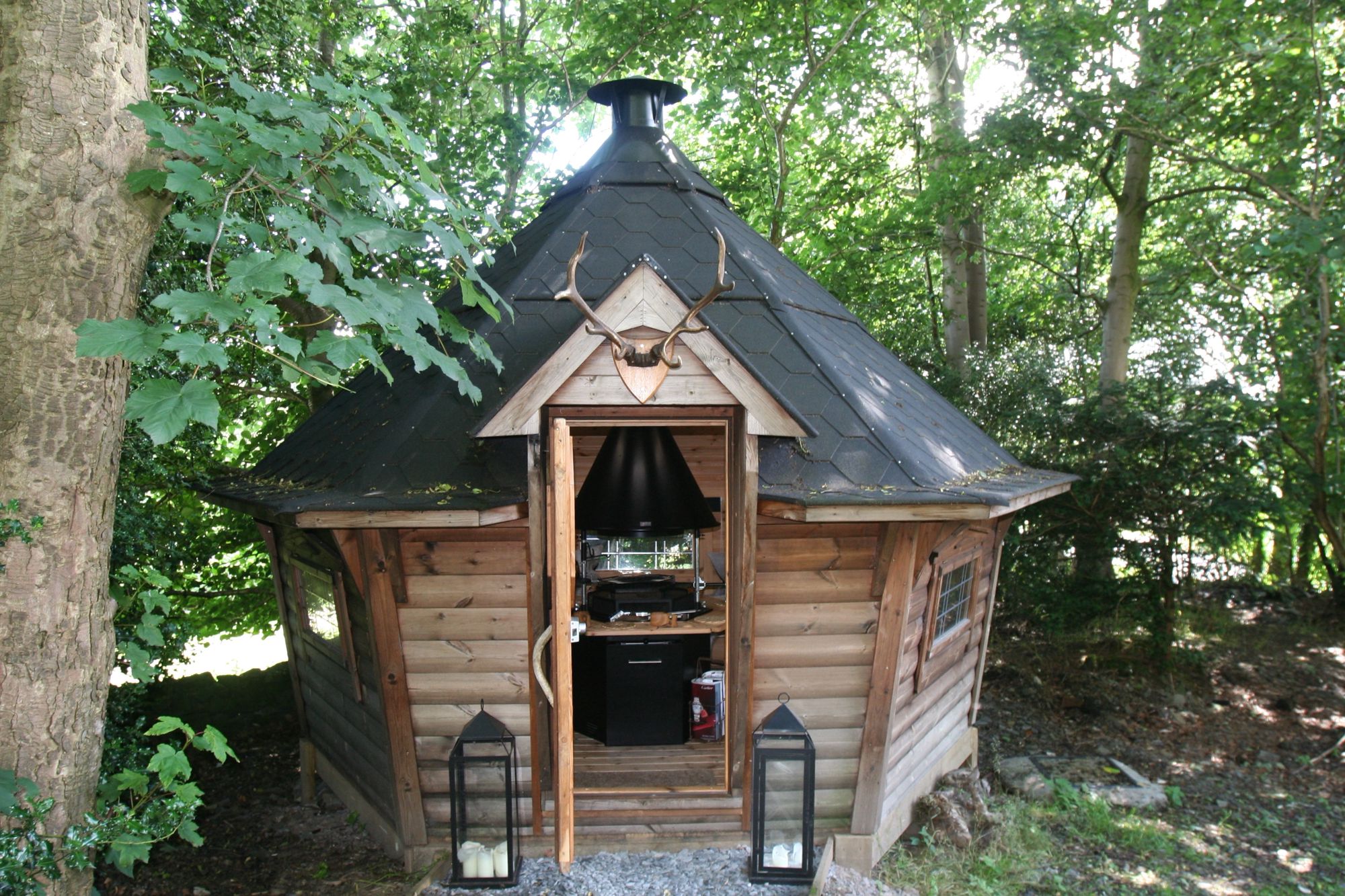 Beautiful handmade shepherd's huts in the heart of the picturesque South Lakes.